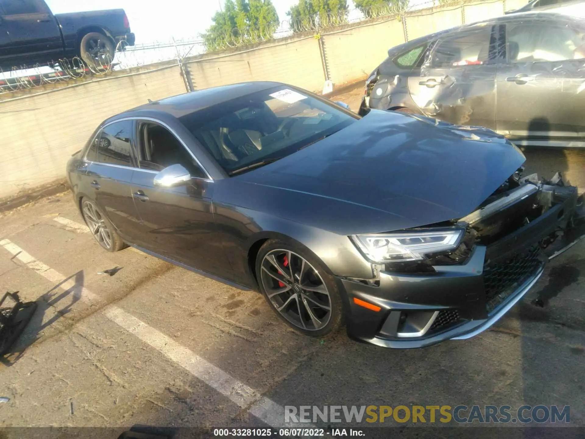 1 fotografías del automóvil dañado WAUB4AF48KA006975 AUDI S4 2019