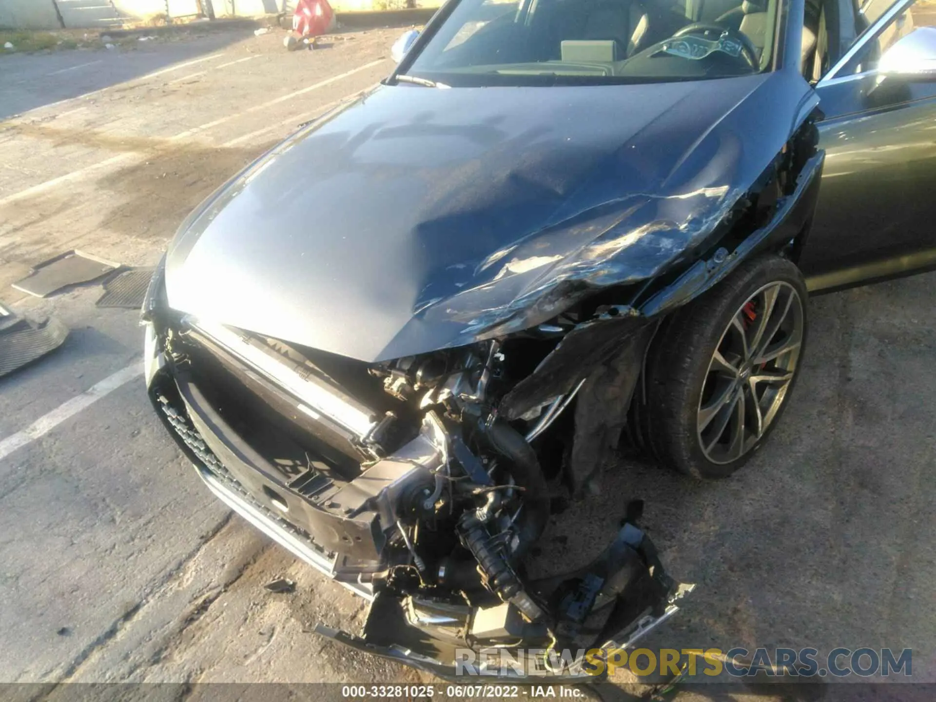 10 fotografías del automóvil dañado WAUB4AF48KA006975 AUDI S4 2019