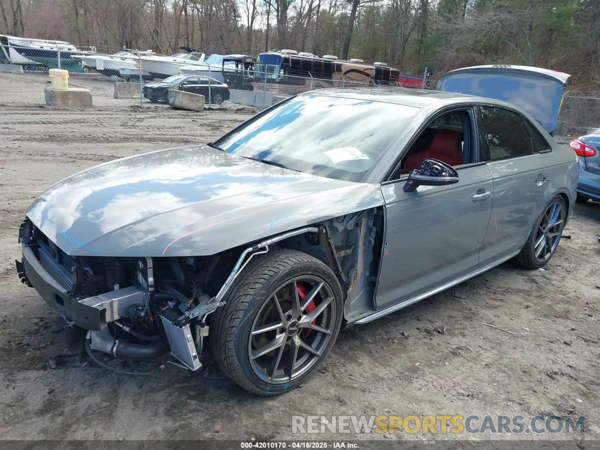 2 fotografías del automóvil dañado WAUB4AF49KA003745 AUDI S4 2019