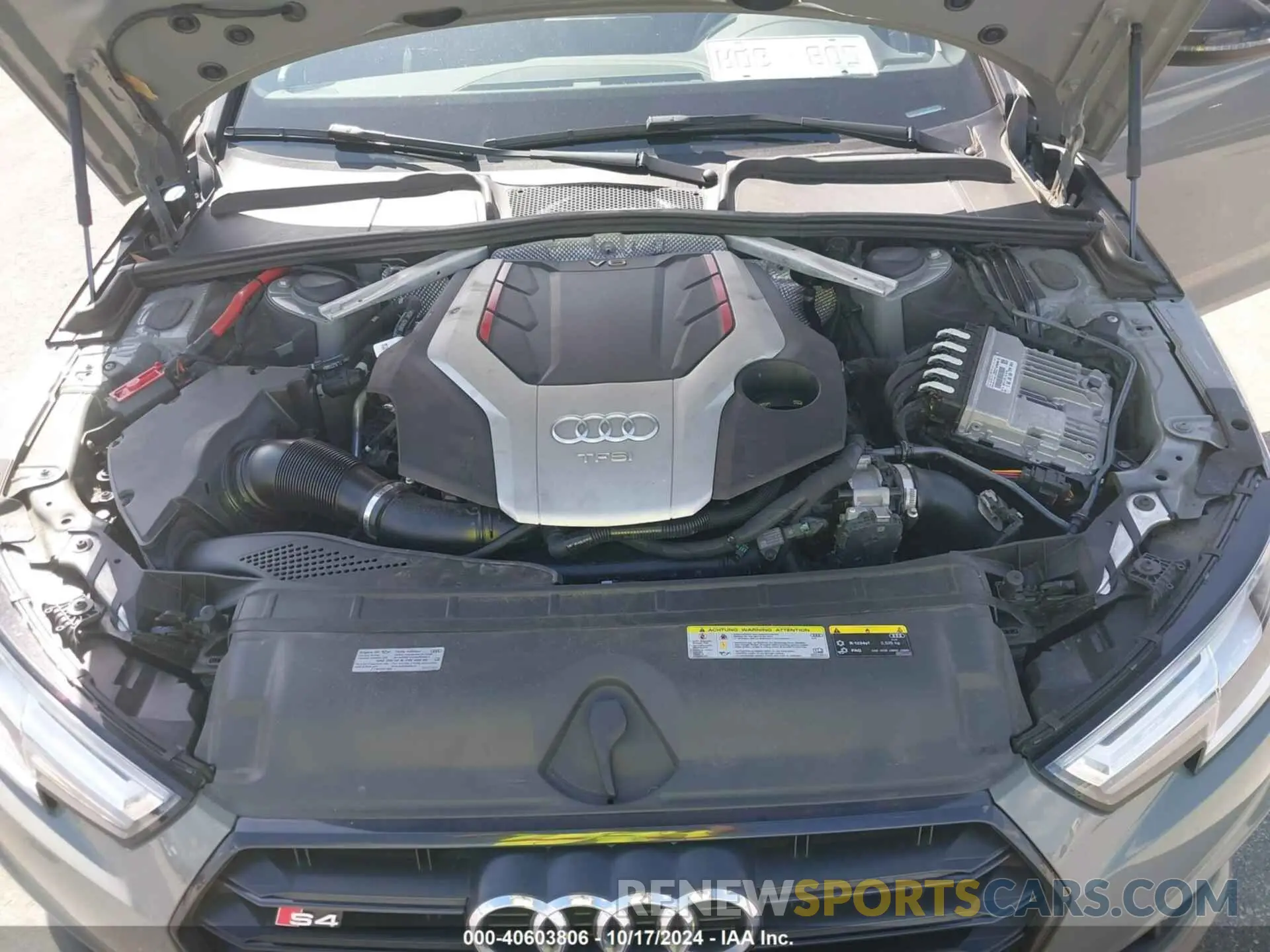10 fotografías del automóvil dañado WAUB4AF49KA115784 AUDI S4 2019