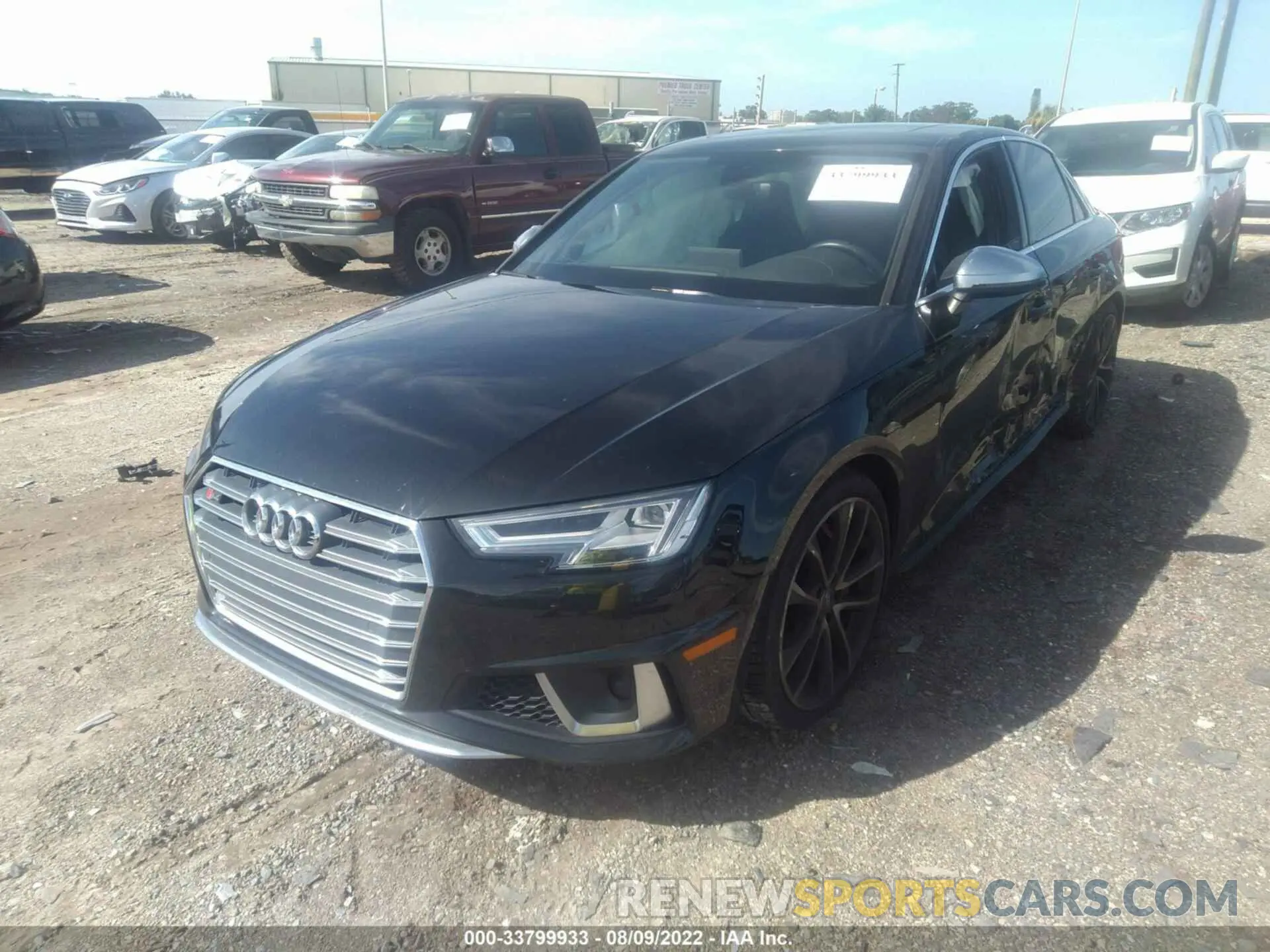 2 fotografías del automóvil dañado WAUB4AF4XKA014995 AUDI S4 2019