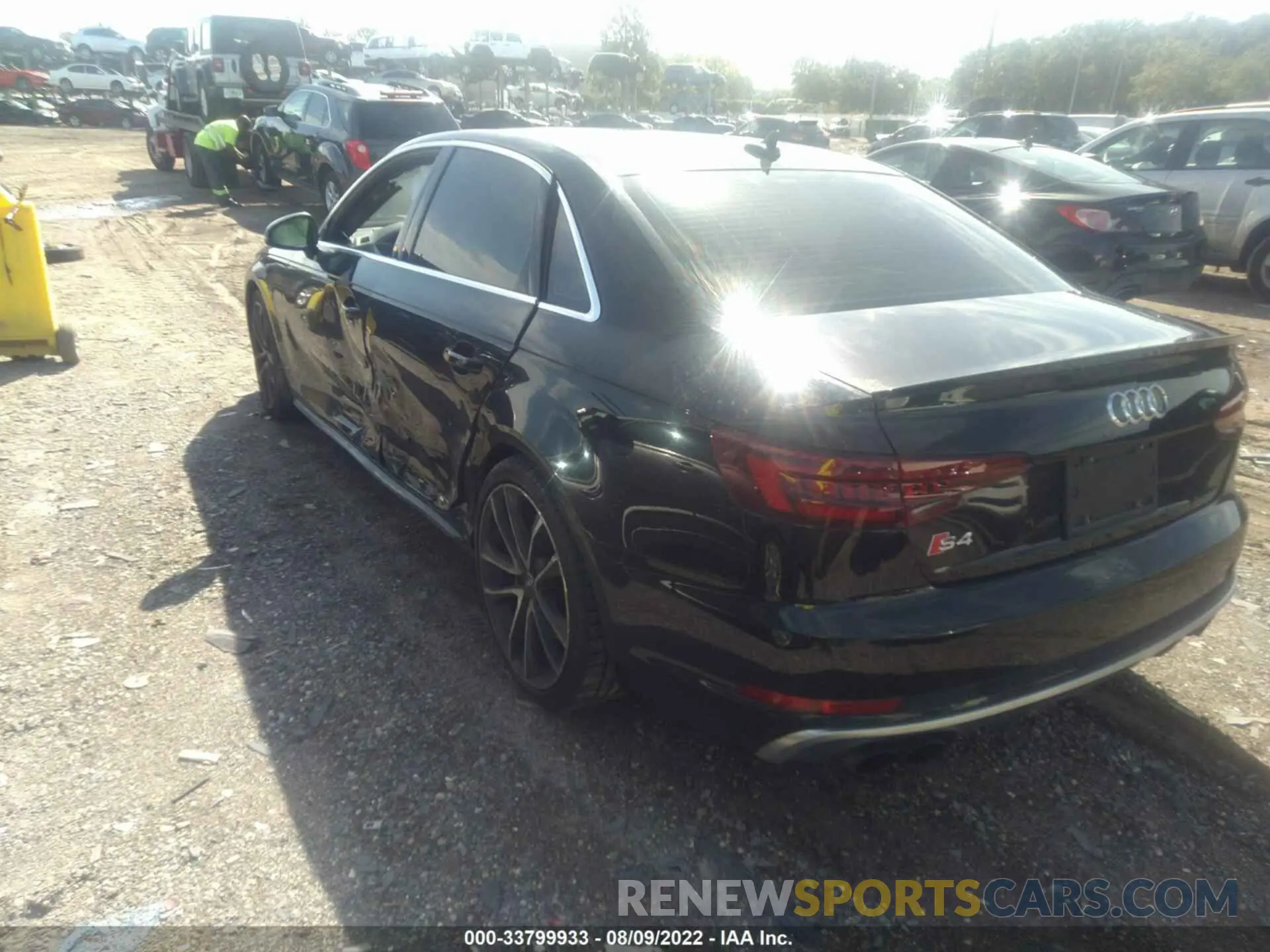 3 fotografías del automóvil dañado WAUB4AF4XKA014995 AUDI S4 2019