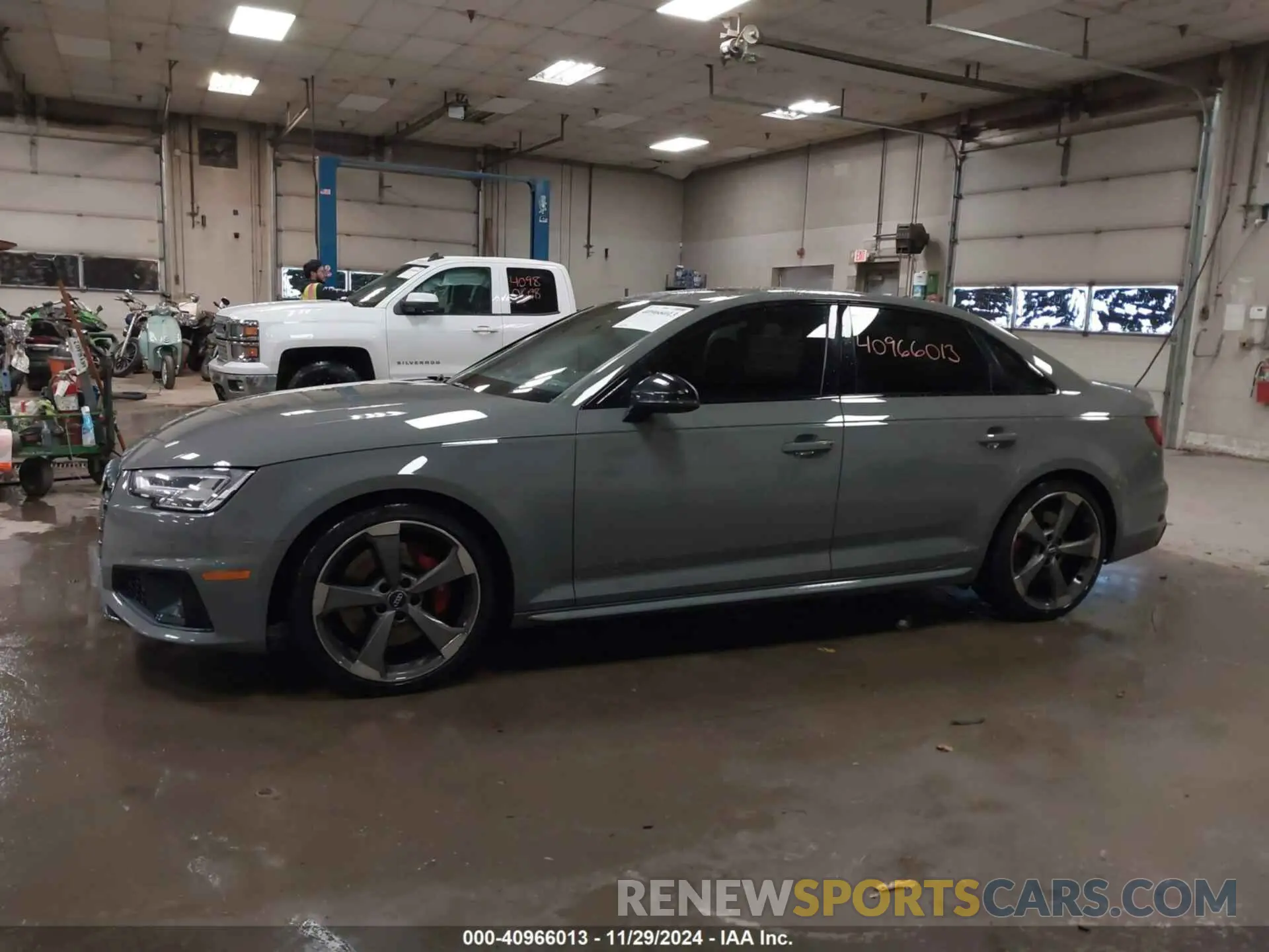 15 fotografías del automóvil dañado WAUB4AF4XKA069169 AUDI S4 2019