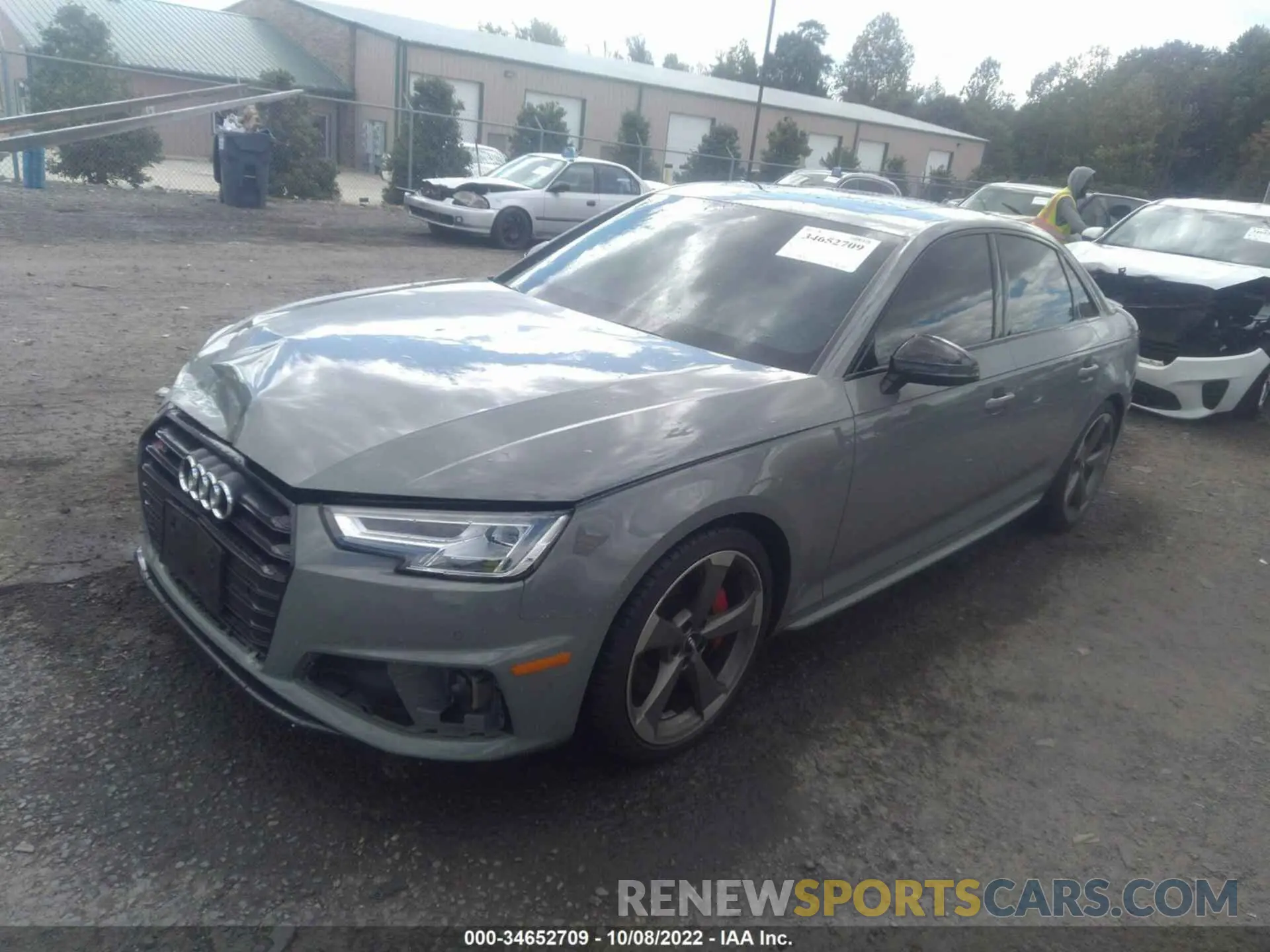 2 fotografías del automóvil dañado WAUC4AF44KA001437 AUDI S4 2019