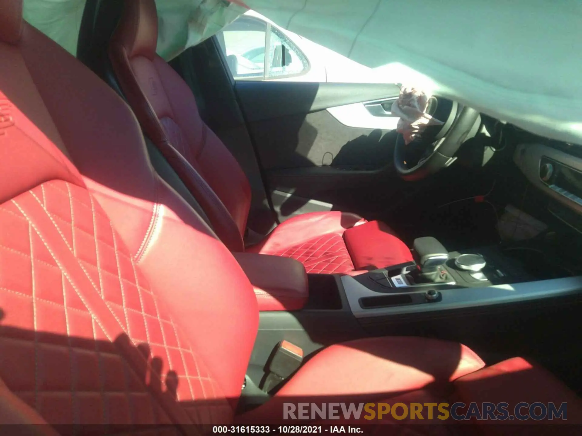 5 fotografías del automóvil dañado WAUC4AF45KA089057 AUDI S4 2019