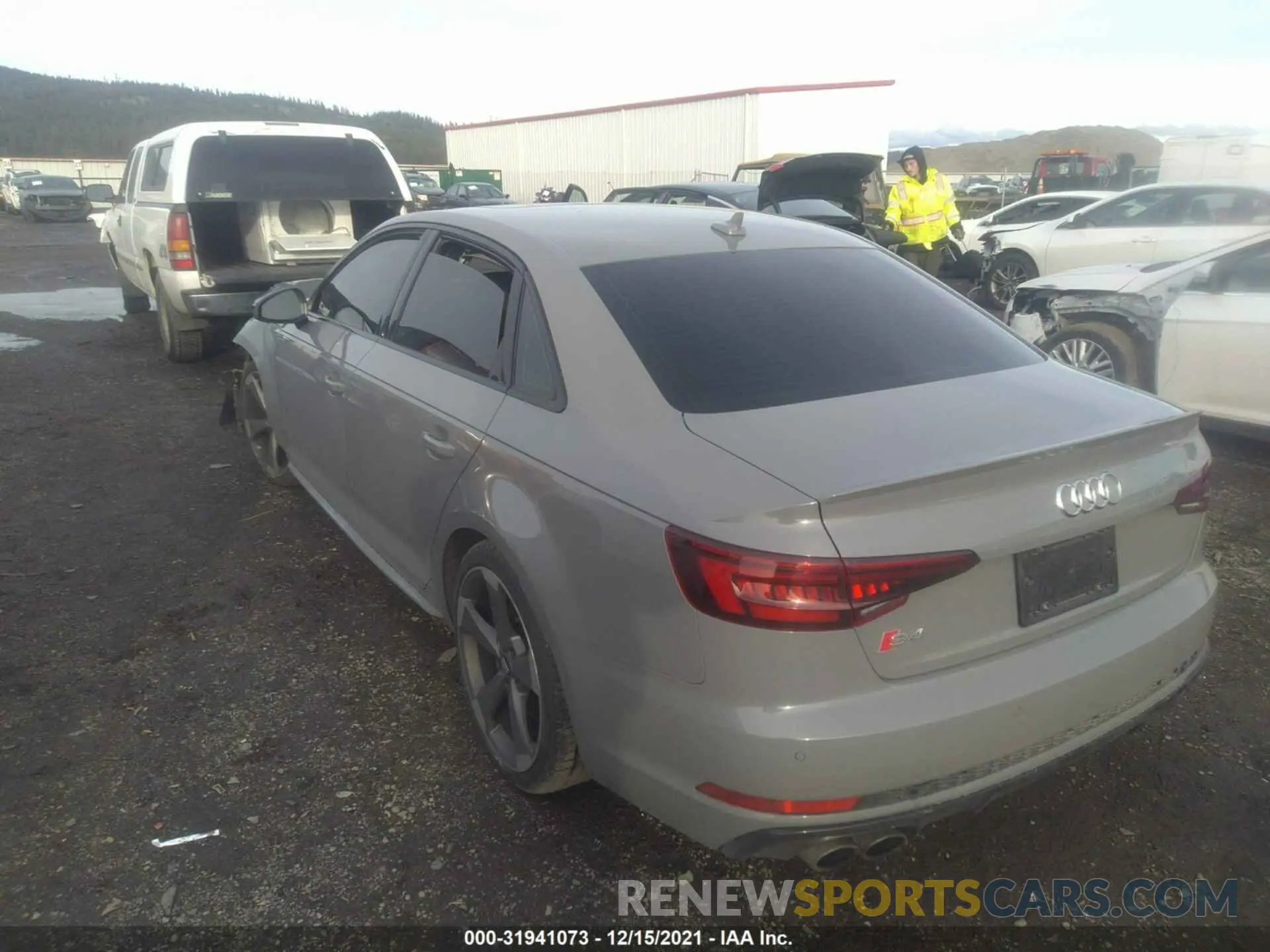 3 fotografías del automóvil dañado WAUC4AF49KA065747 AUDI S4 2019