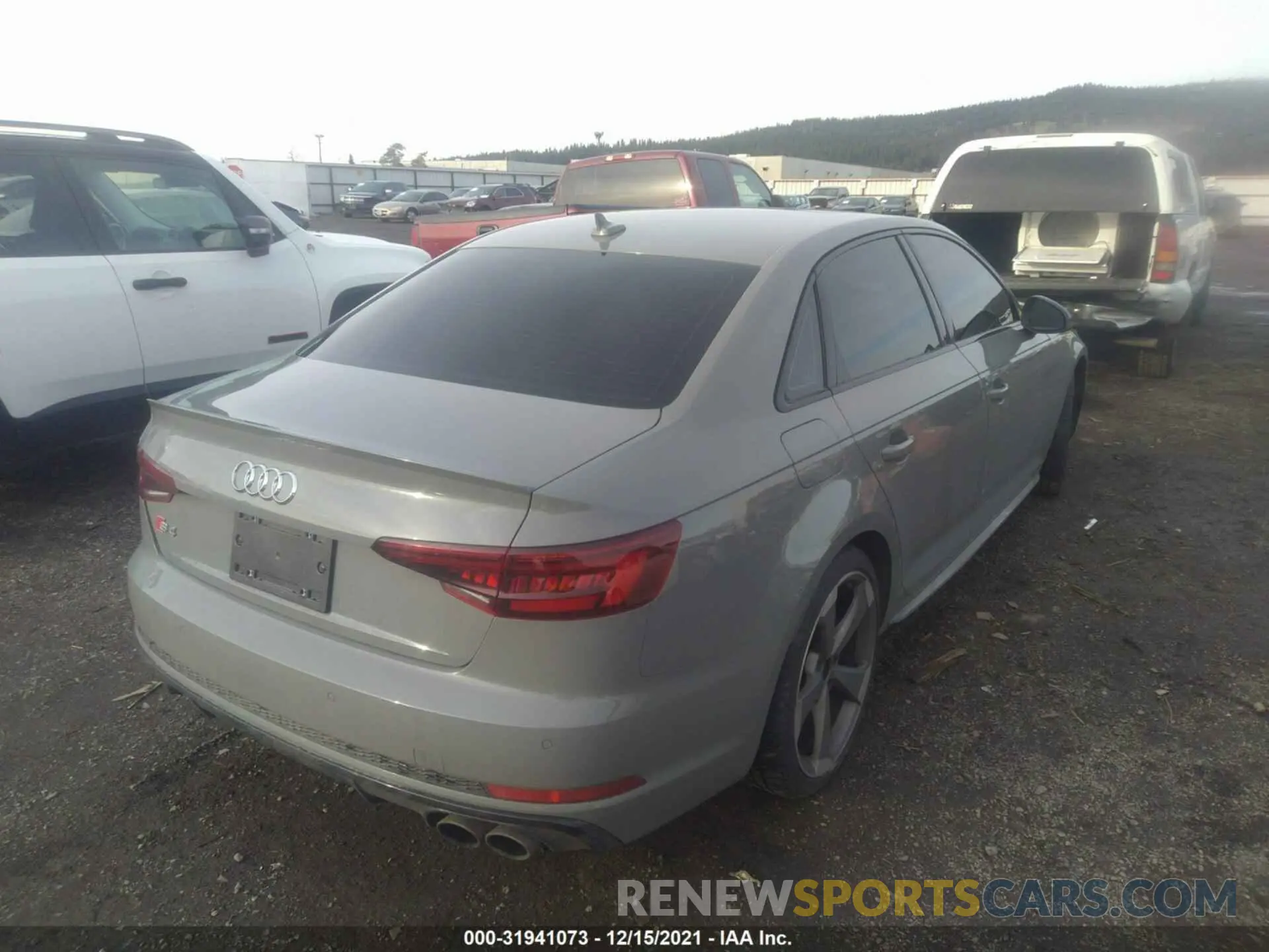 4 fotografías del automóvil dañado WAUC4AF49KA065747 AUDI S4 2019