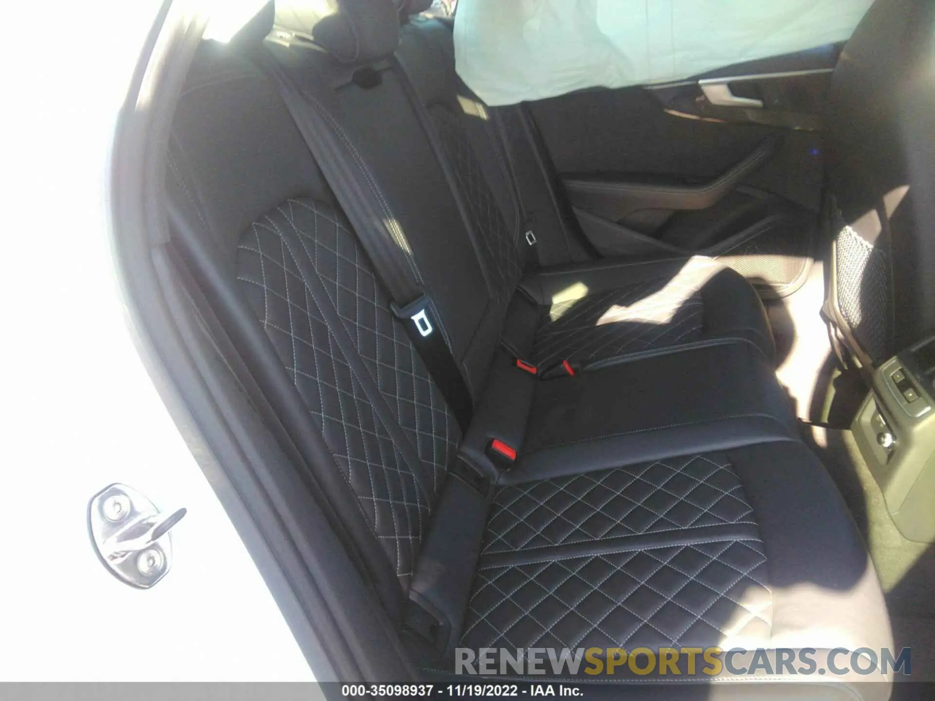 8 fotografías del automóvil dañado WAUC4AF49KA115854 AUDI S4 2019