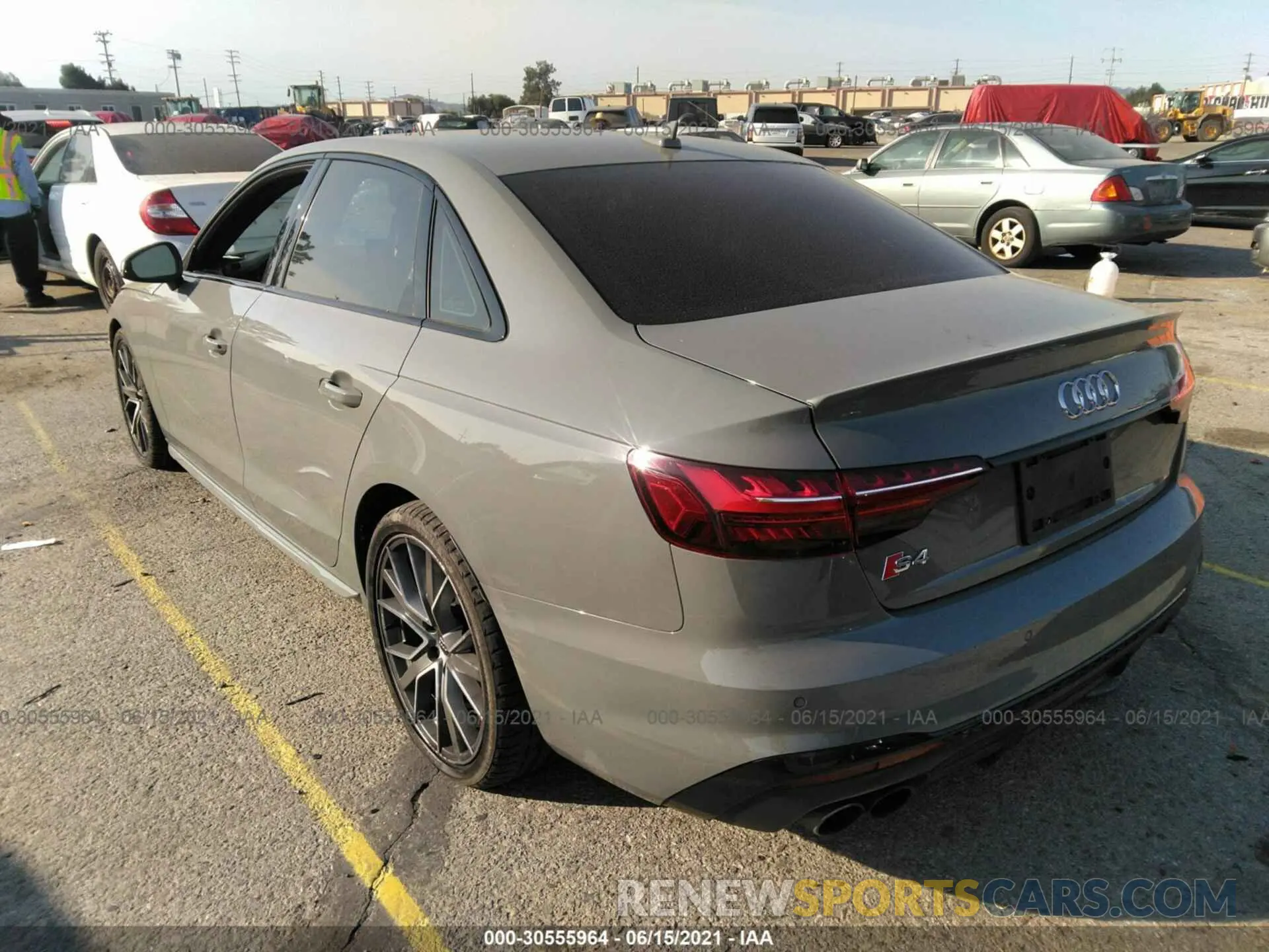 3 fotografías del automóvil dañado WAUB4AF40LA038014 AUDI S4 2020