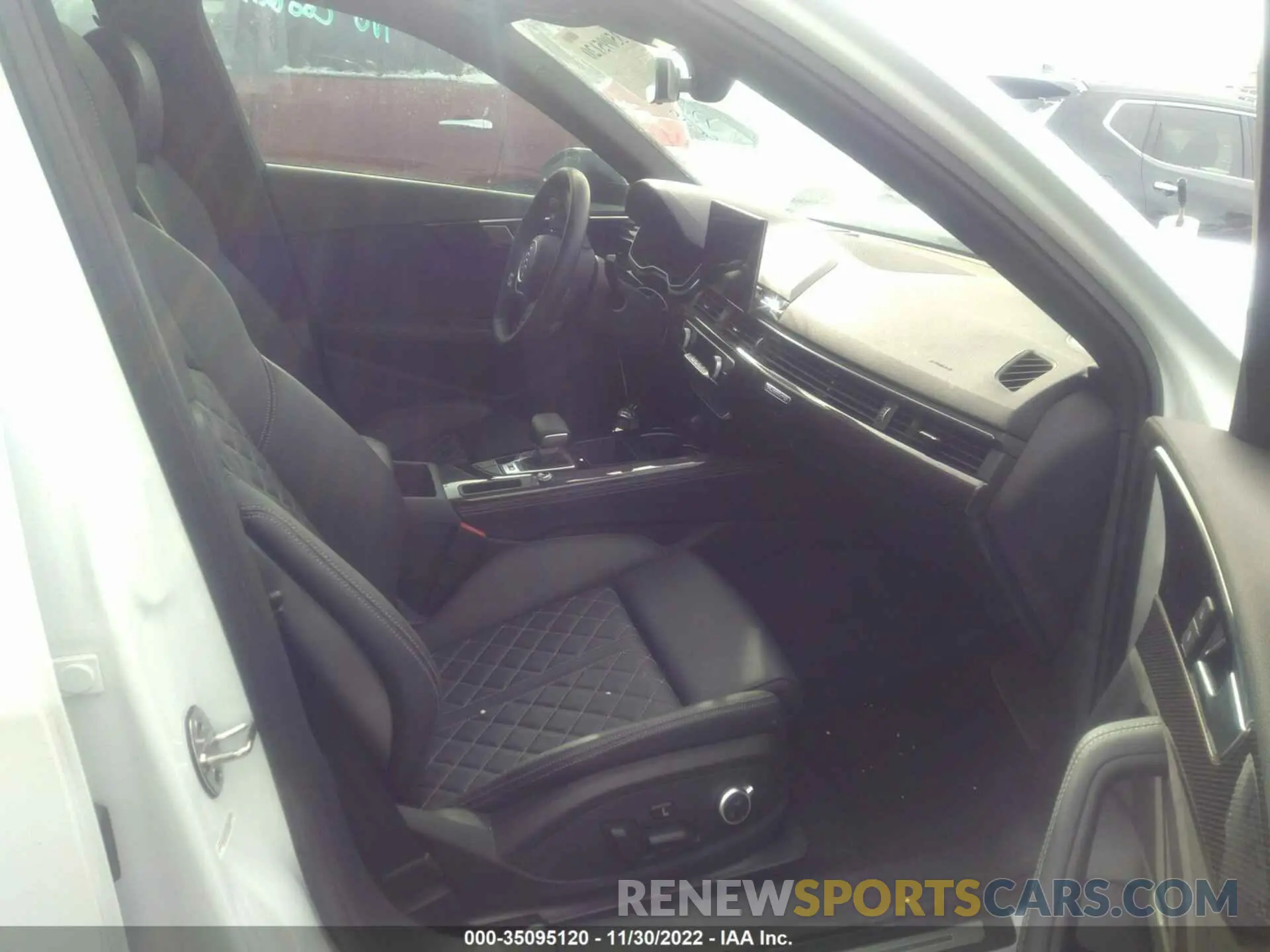 5 fotografías del automóvil dañado WAUB4AF49LA067592 AUDI S4 2020