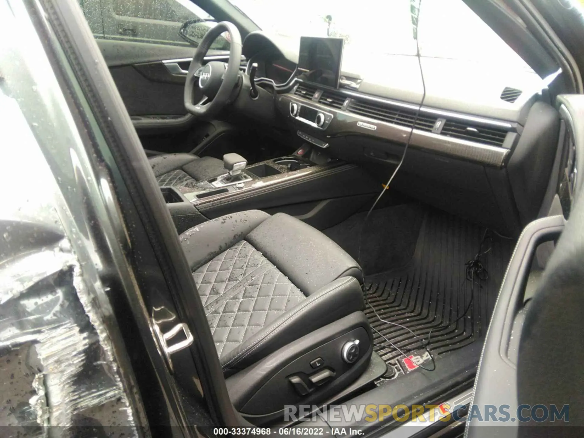 5 fotografías del automóvil dañado WAUC4AF49LA029879 AUDI S4 2020