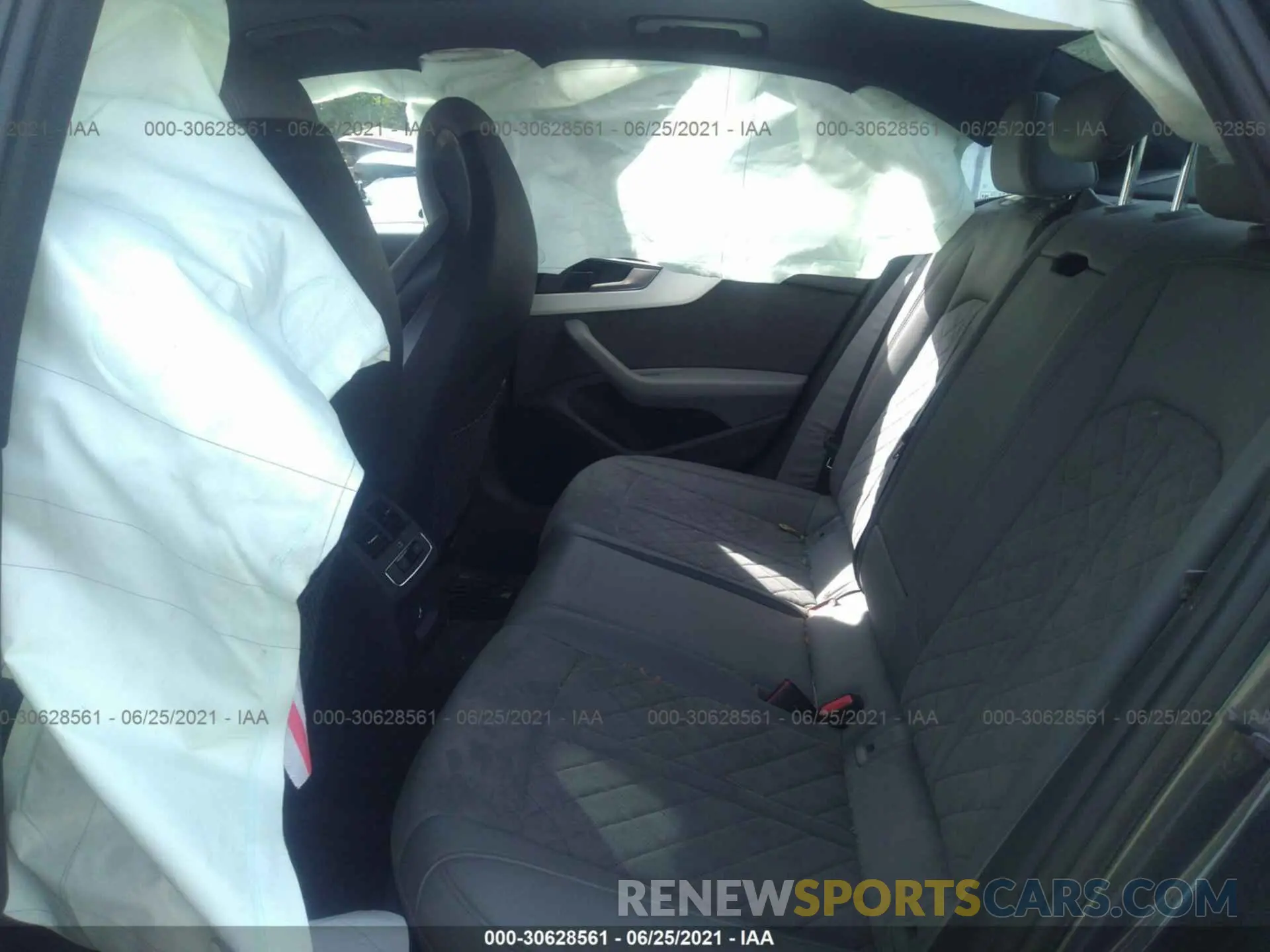 8 fotografías del automóvil dañado WAUA4AF43MA017719 AUDI S4 2021