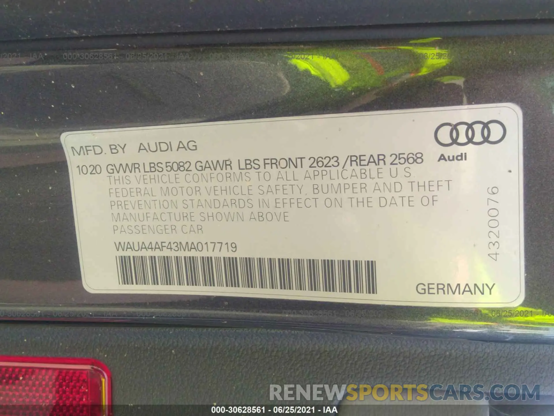9 fotografías del automóvil dañado WAUA4AF43MA017719 AUDI S4 2021
