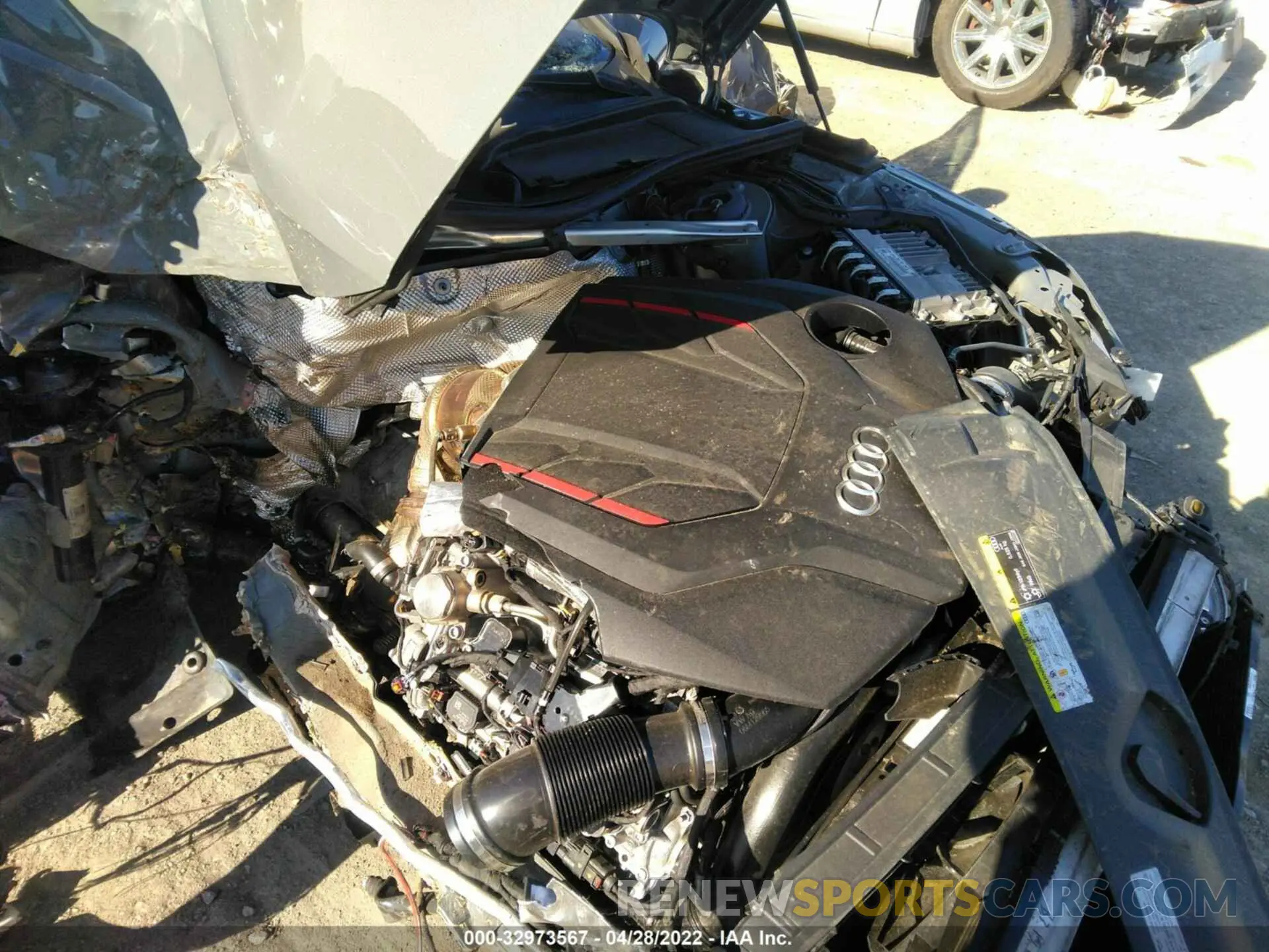 10 fotografías del automóvil dañado WAUB4AF48MA026369 AUDI S4 2021