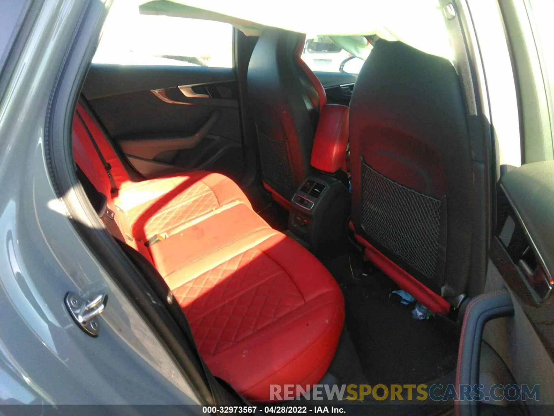 8 fotografías del automóvil dañado WAUB4AF48MA026369 AUDI S4 2021