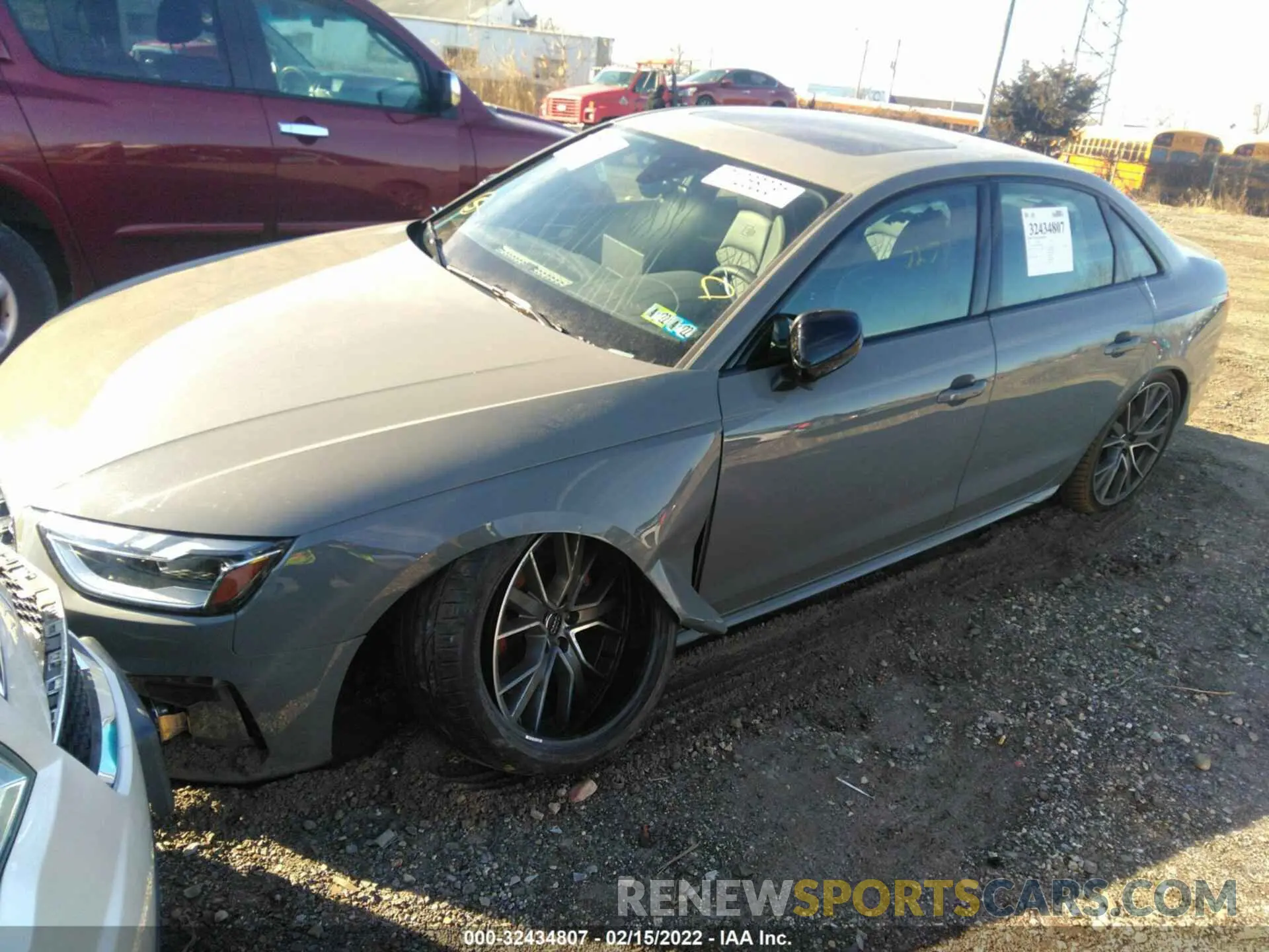 2 fotografías del automóvil dañado WAUB4AF4XMA021609 AUDI S4 2021