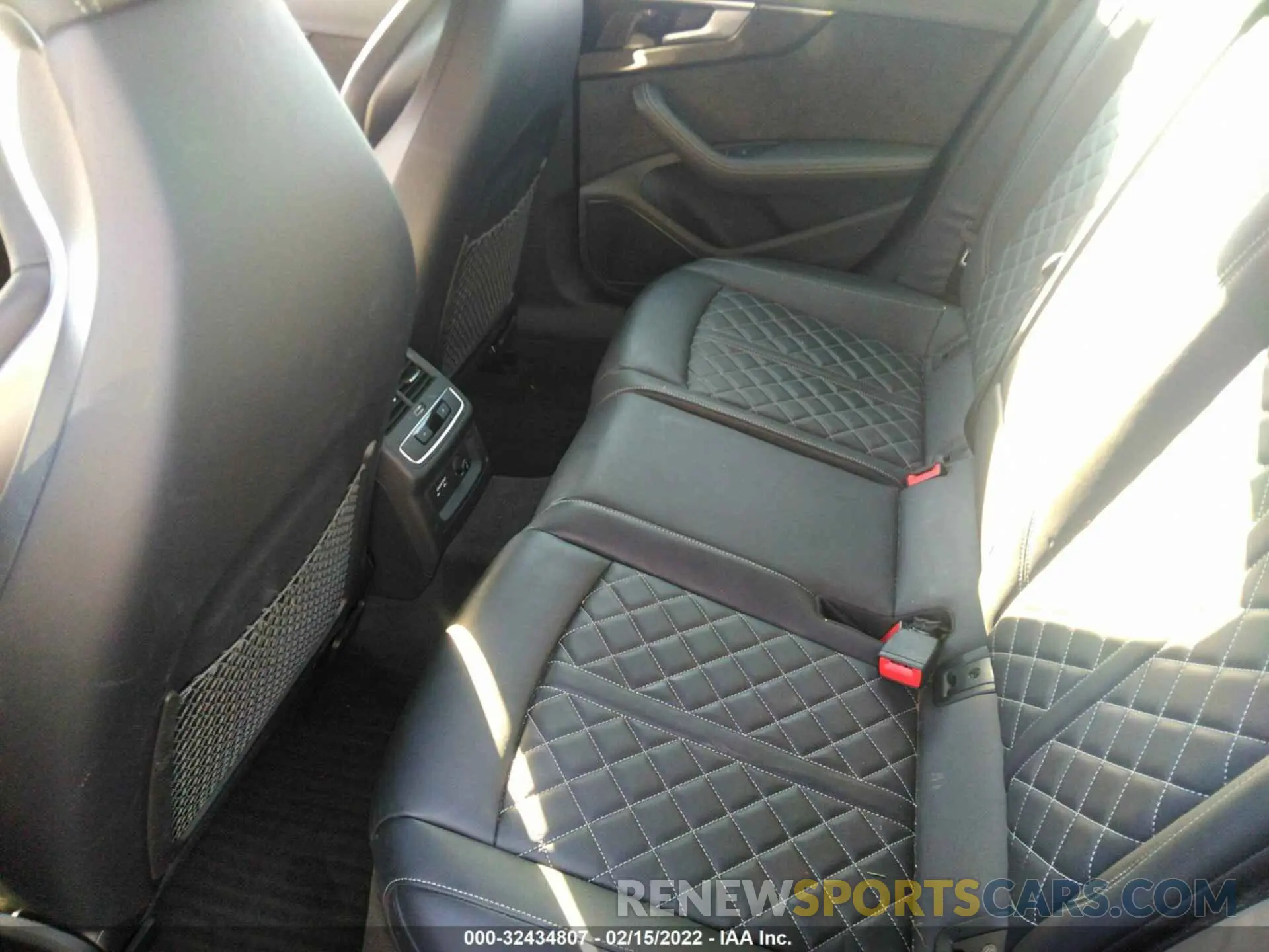 8 fotografías del automóvil dañado WAUB4AF4XMA021609 AUDI S4 2021