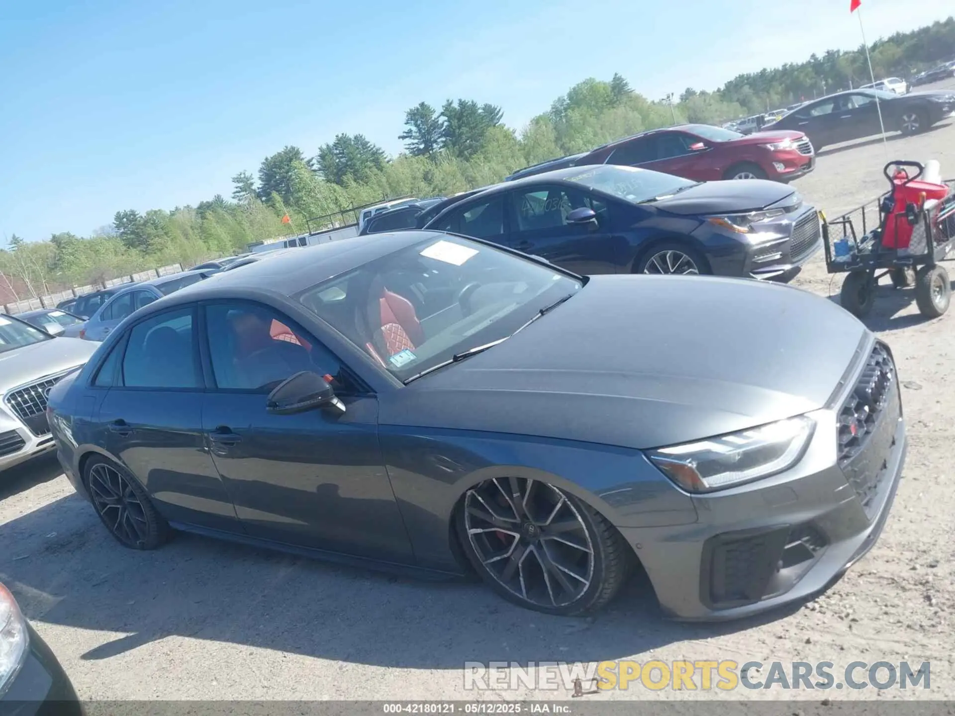 13 fotografías del automóvil dañado WAUC4AF43PA043654 AUDI S4 2023