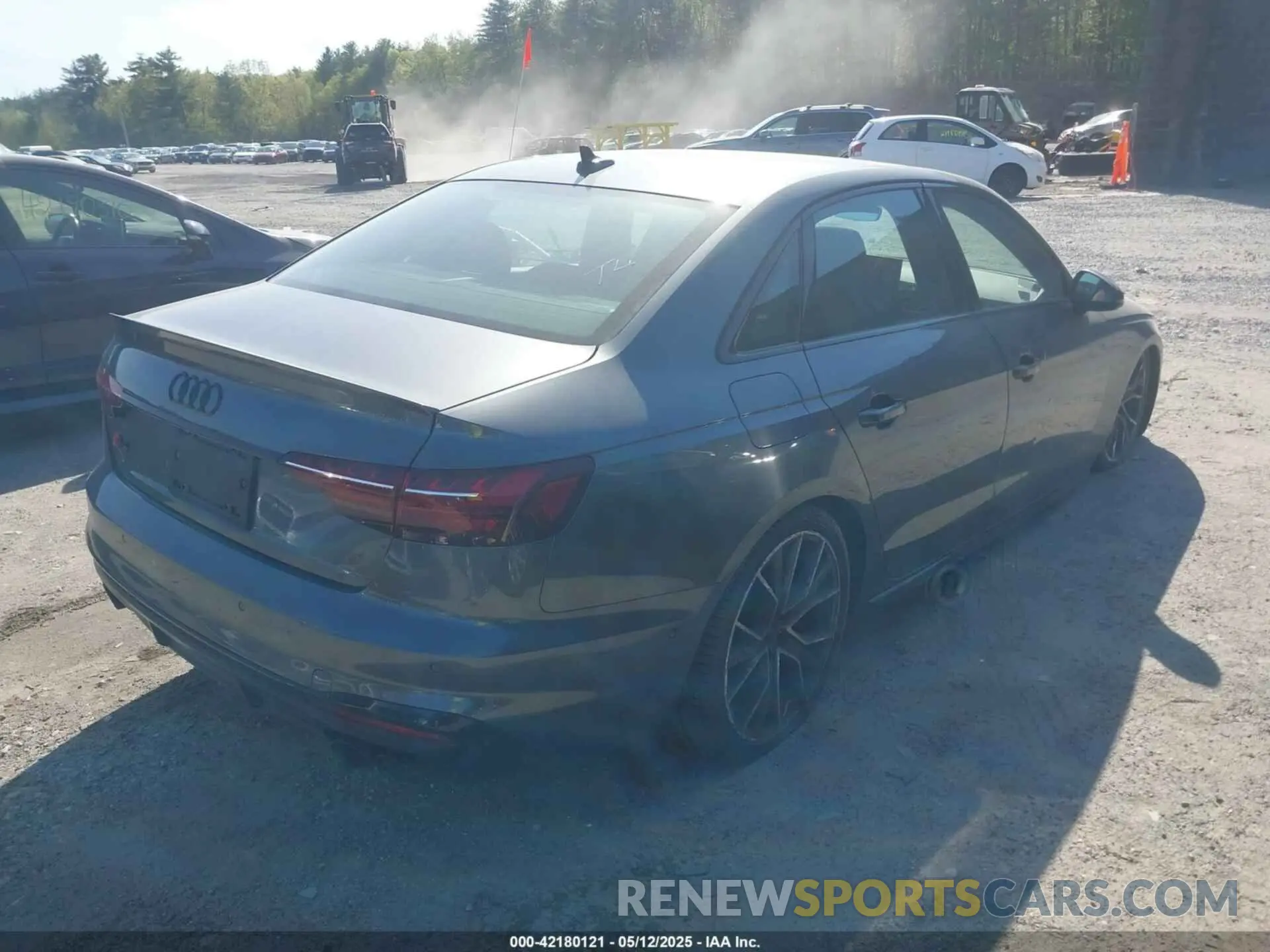 4 fotografías del automóvil dañado WAUC4AF43PA043654 AUDI S4 2023