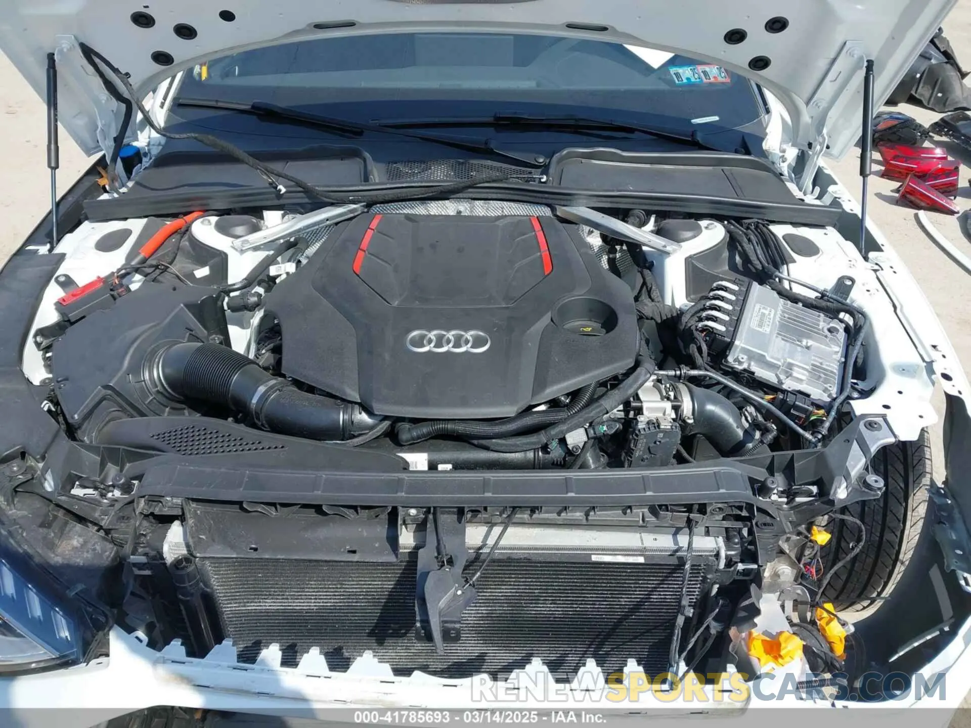 10 fotografías del automóvil dañado WAUB4AF43RA011009 AUDI S4 2024