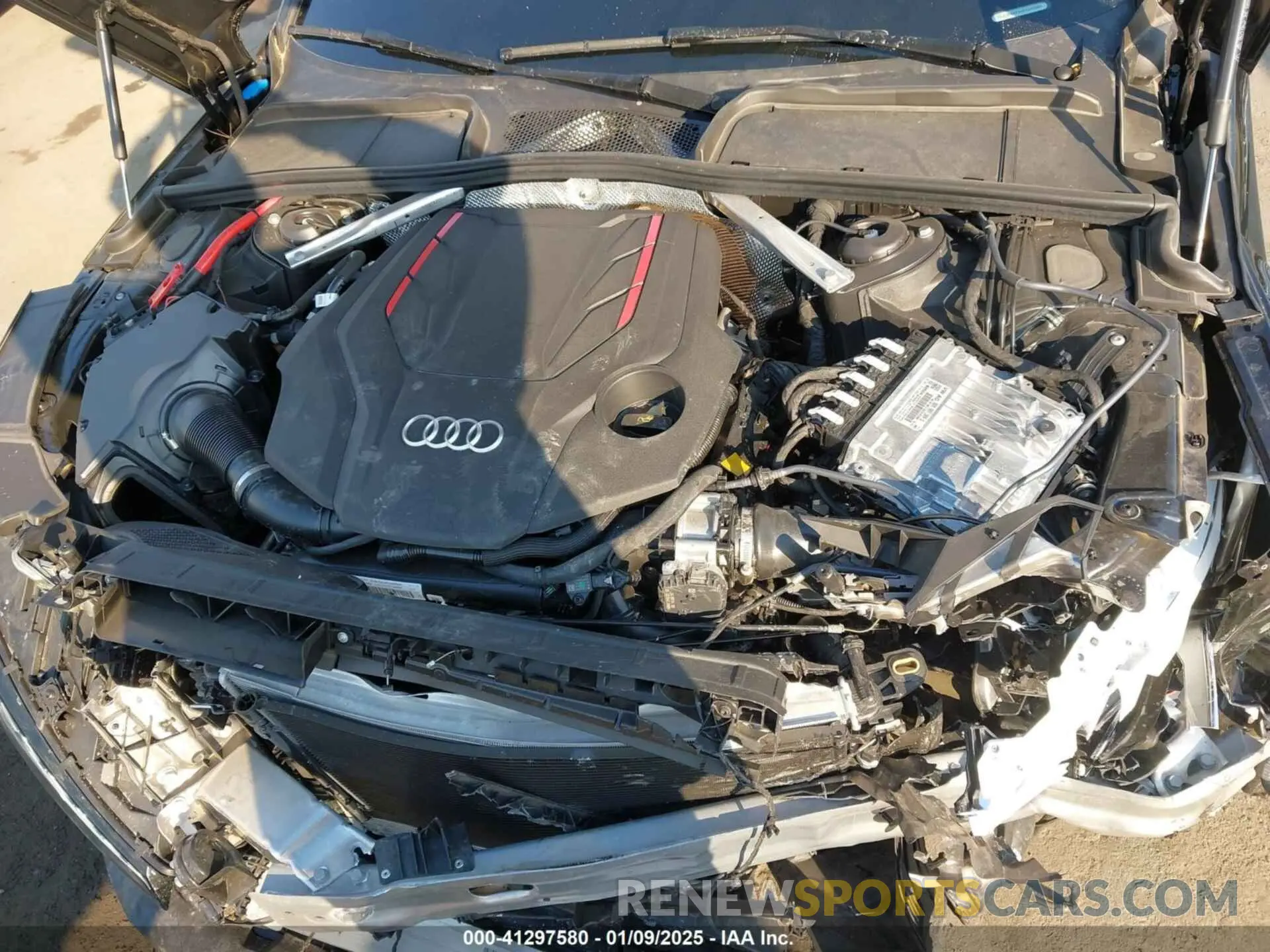10 fotografías del automóvil dañado WAUB4AF44RA043984 AUDI S4 2024