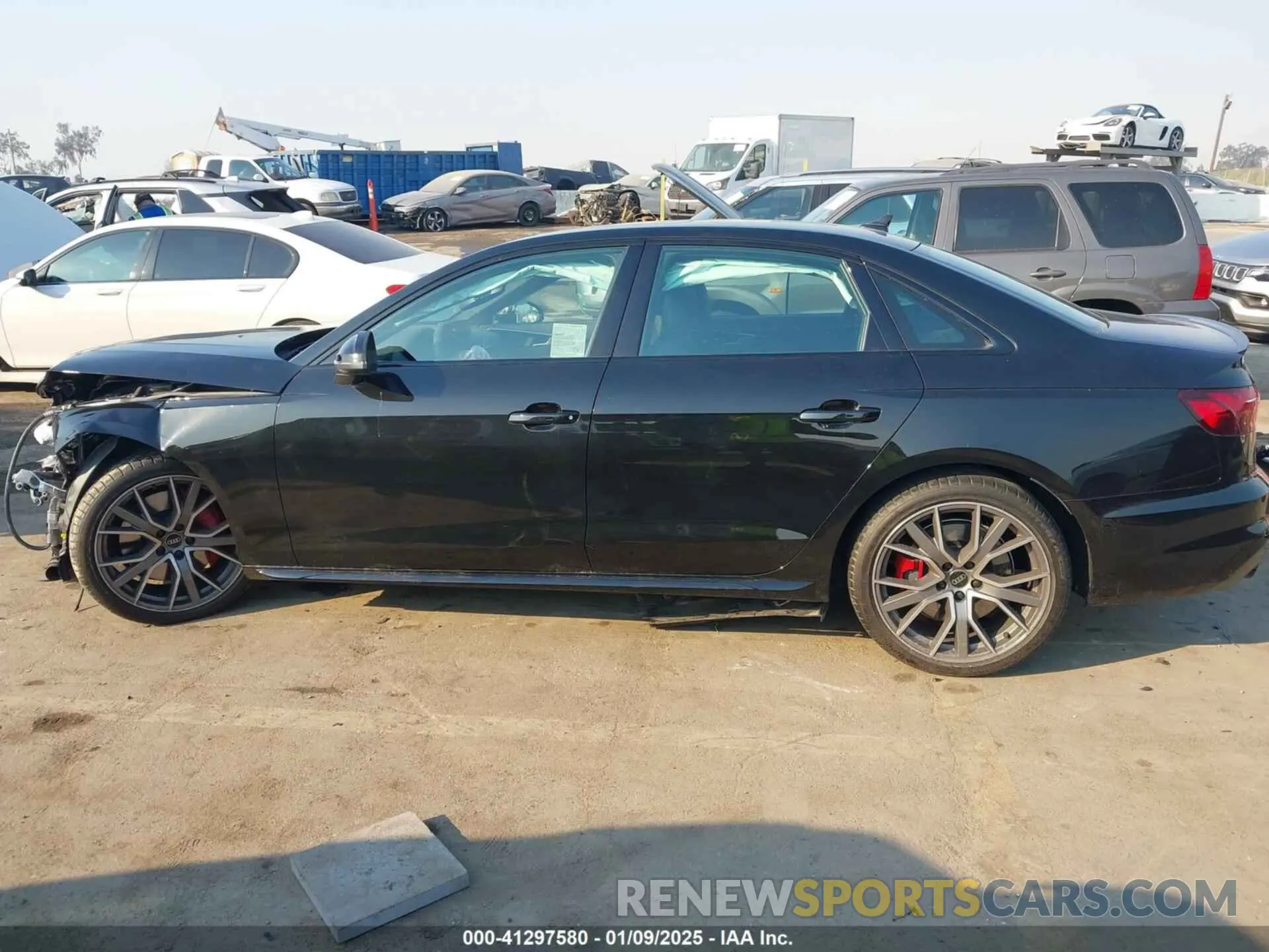 15 fotografías del automóvil dañado WAUB4AF44RA043984 AUDI S4 2024