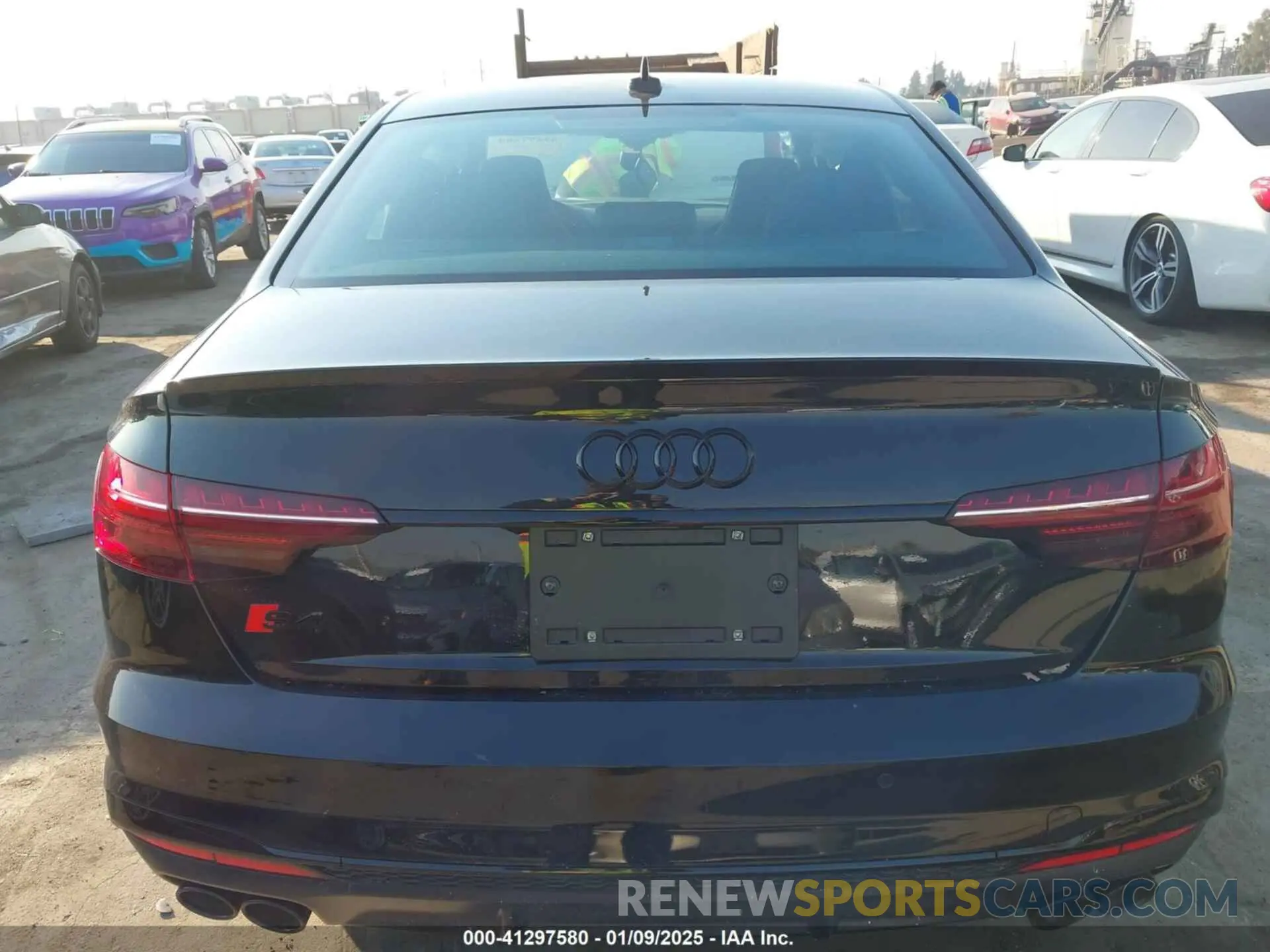 17 fotografías del automóvil dañado WAUB4AF44RA043984 AUDI S4 2024