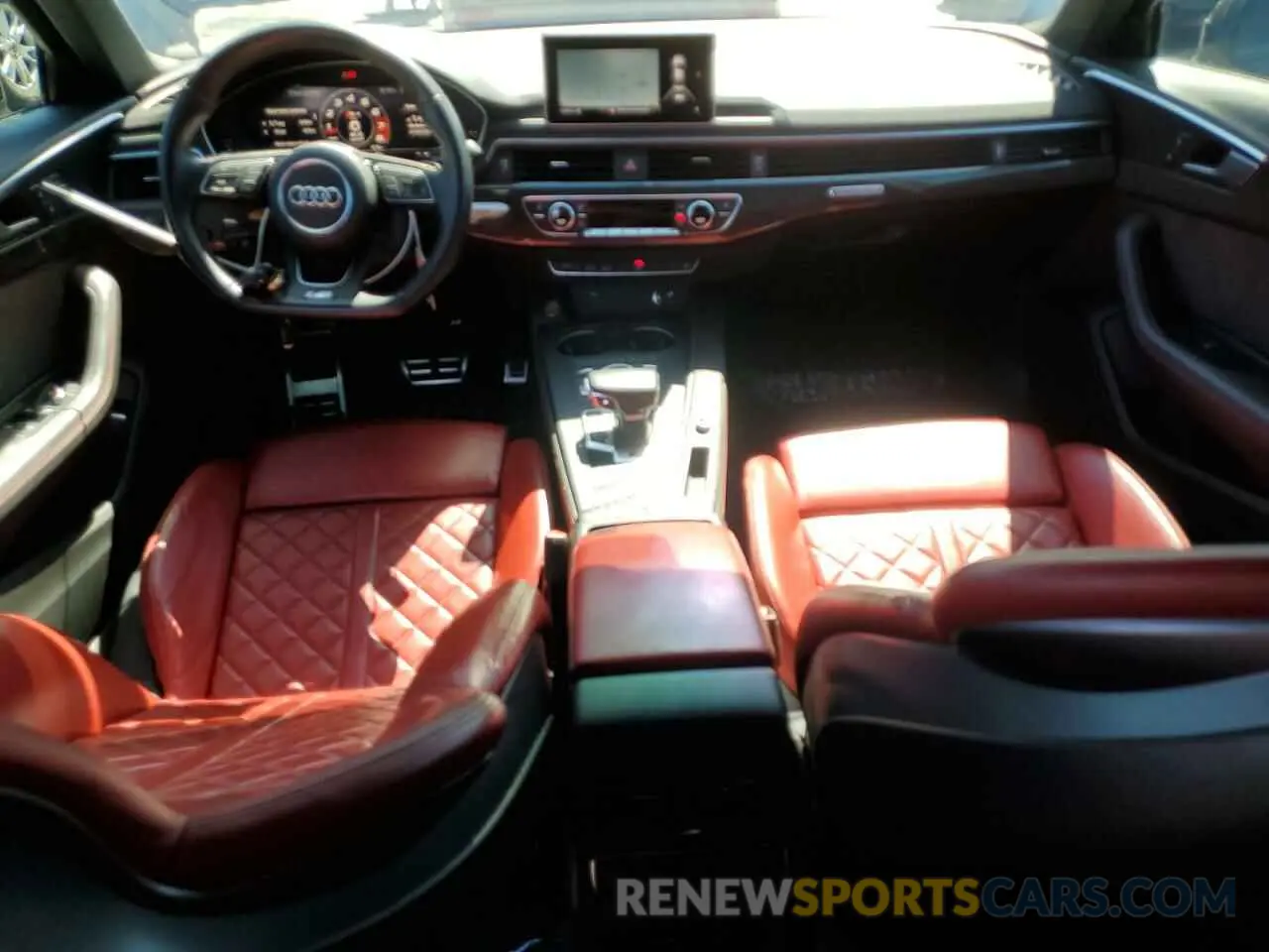8 fotografías del automóvil dañado WAUB4AF40KA054826 AUDI S4/RS4 2019
