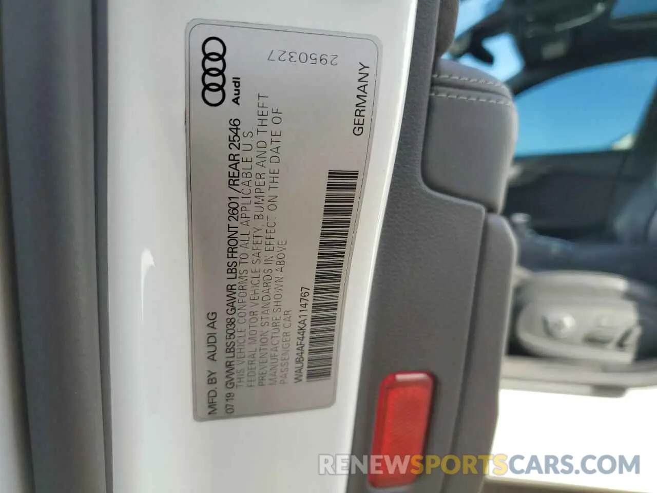 12 fotografías del automóvil dañado WAUB4AF44KA114767 AUDI S4/RS4 2019