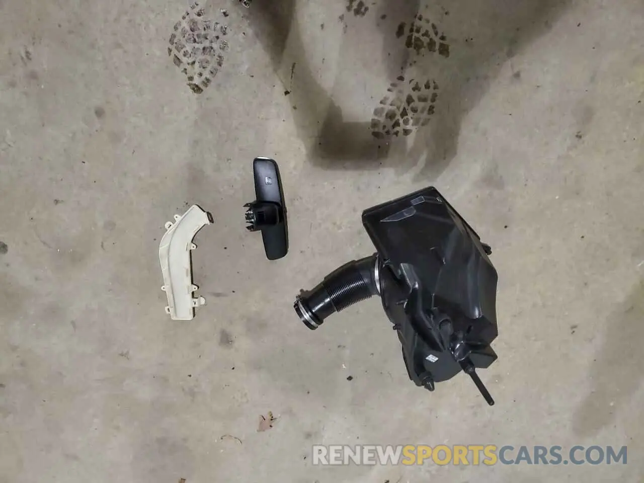 12 fotografías del automóvil dañado WAUB4AF4XKA002104 AUDI S4/RS4 2019