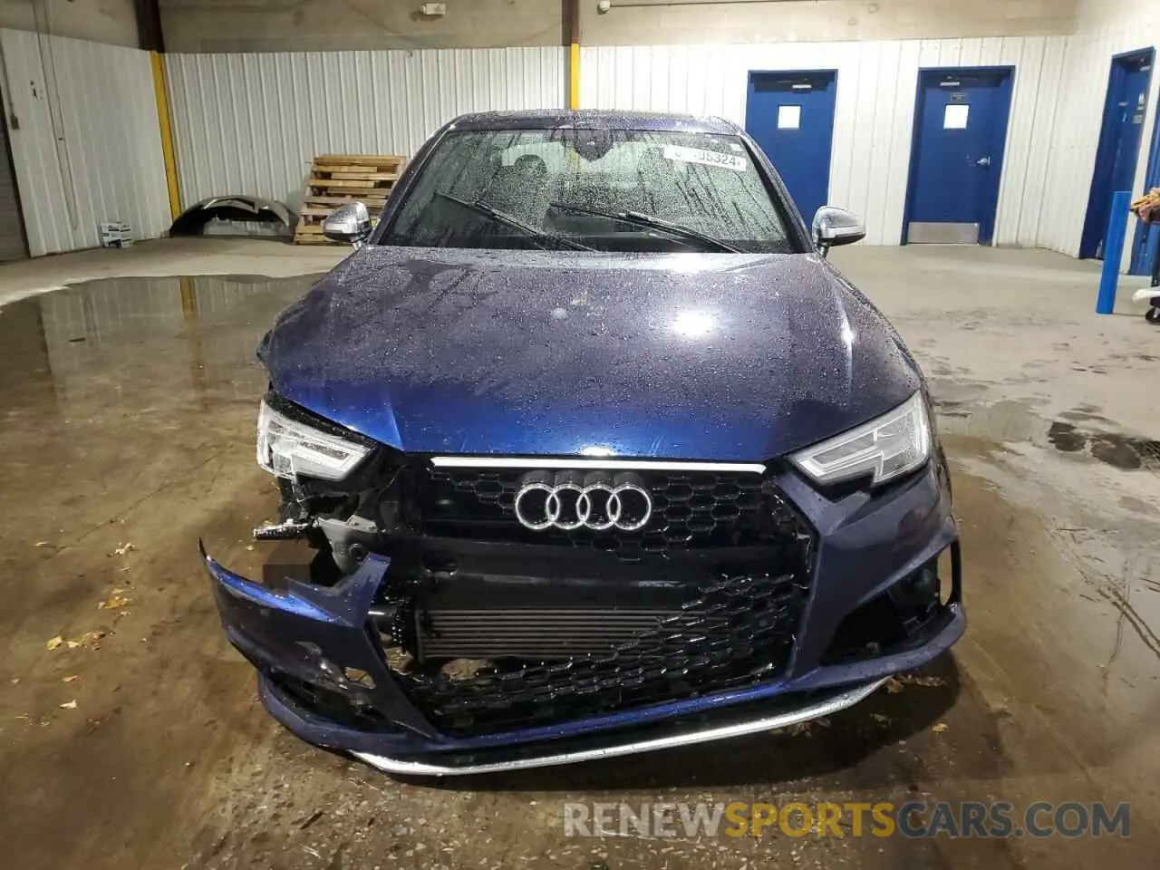 5 fotografías del automóvil dañado WAUB4AF4XKA002104 AUDI S4/RS4 2019