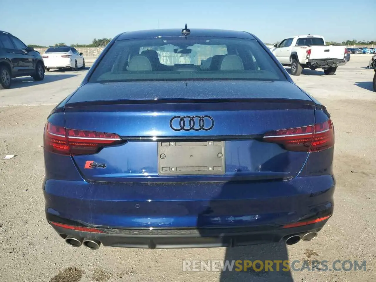 6 fotografías del automóvil dañado WAUB4AF48NA017446 AUDI S4/RS4 2022