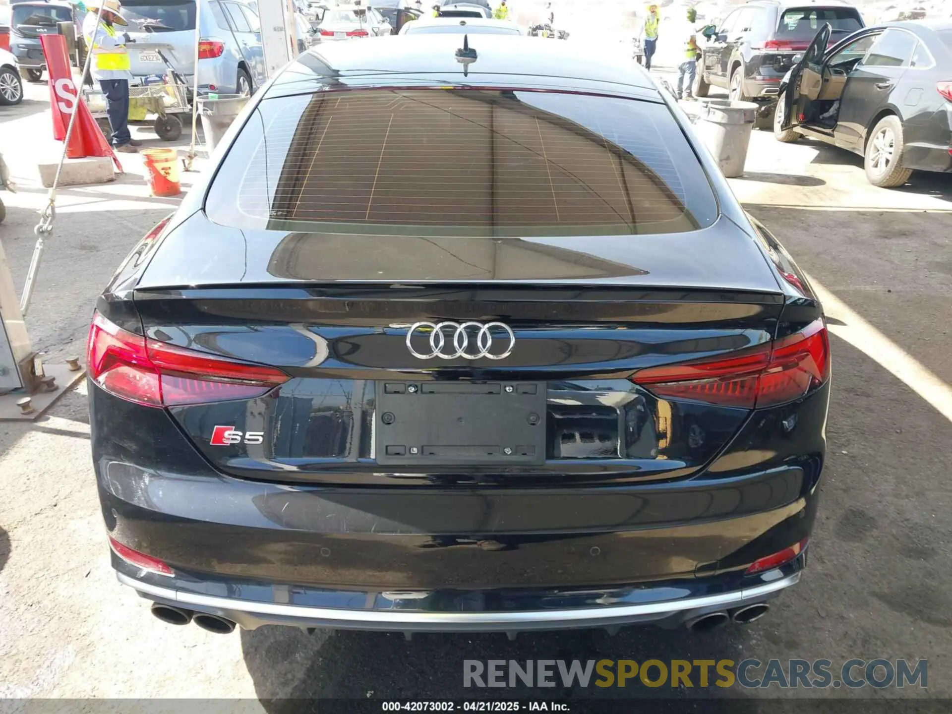 17 fotografías del automóvil dañado WAUB4CF50KA090648 AUDI S5 2019