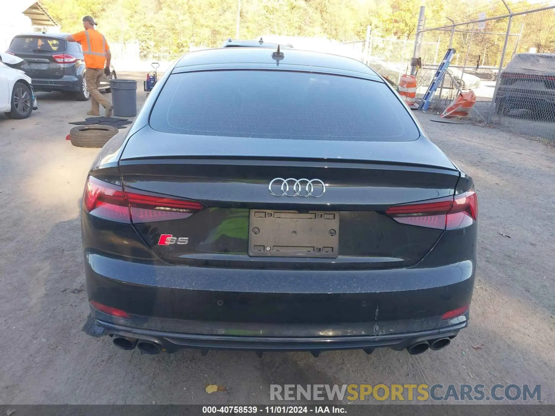 16 fotografías del automóvil dañado WAUB4CF54KA052517 AUDI S5 2019