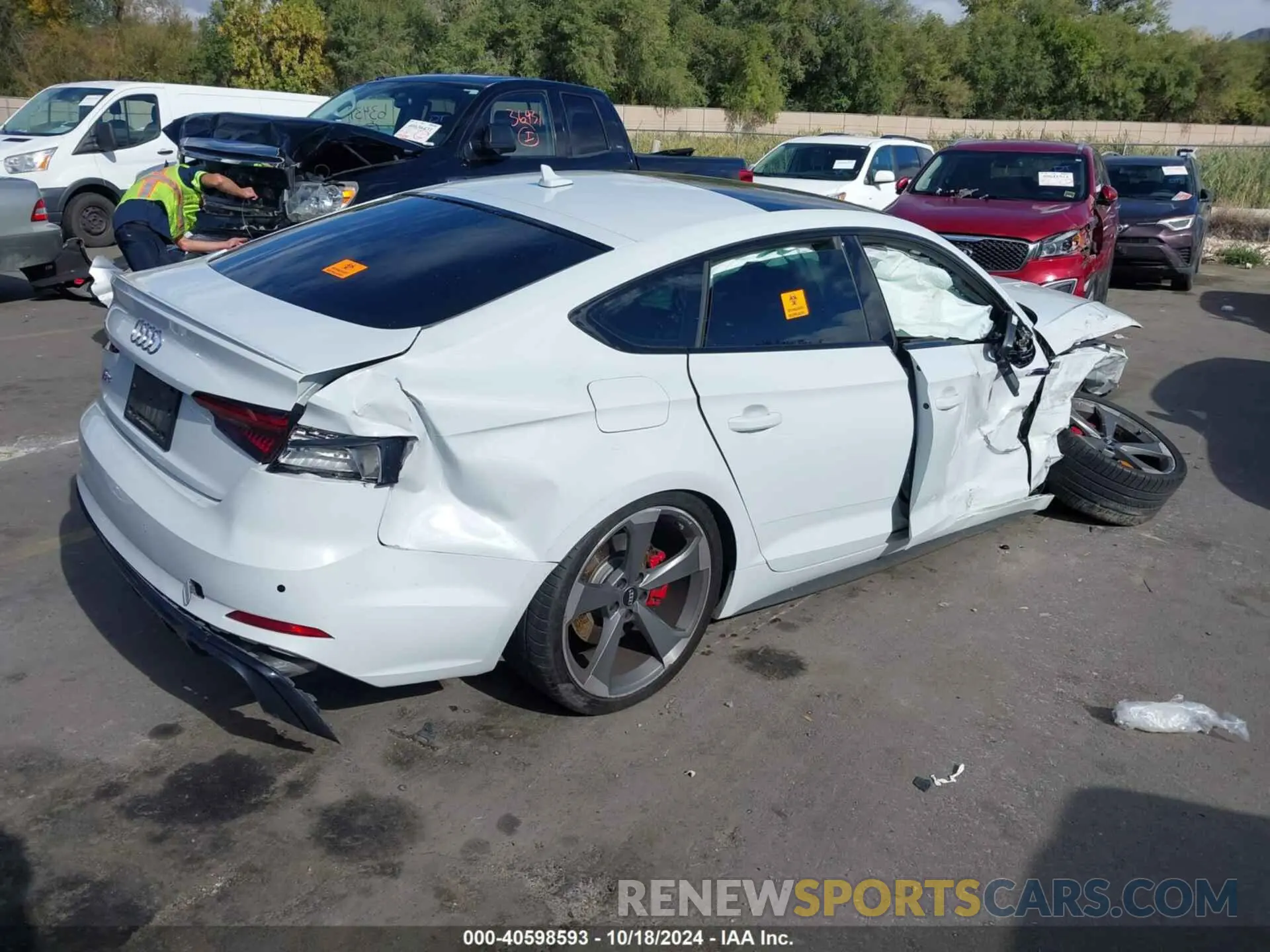 4 fotografías del automóvil dañado WAUB4CF56KA002654 AUDI S5 2019