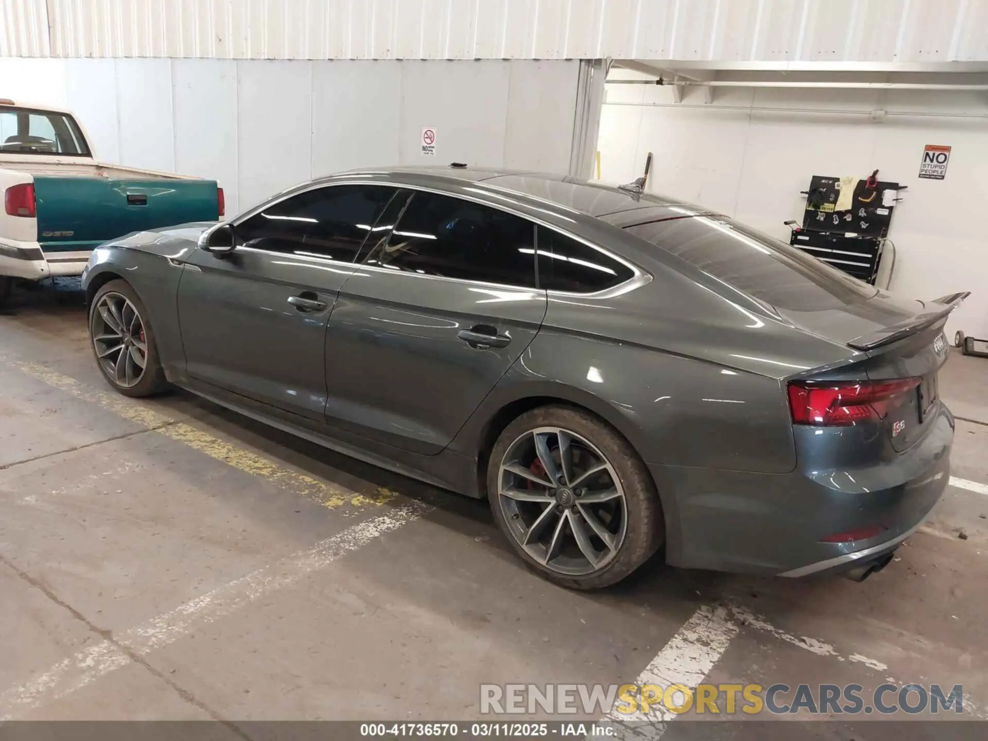 3 fotografías del automóvil dañado WAUB4CF58KA042802 AUDI S5 2019