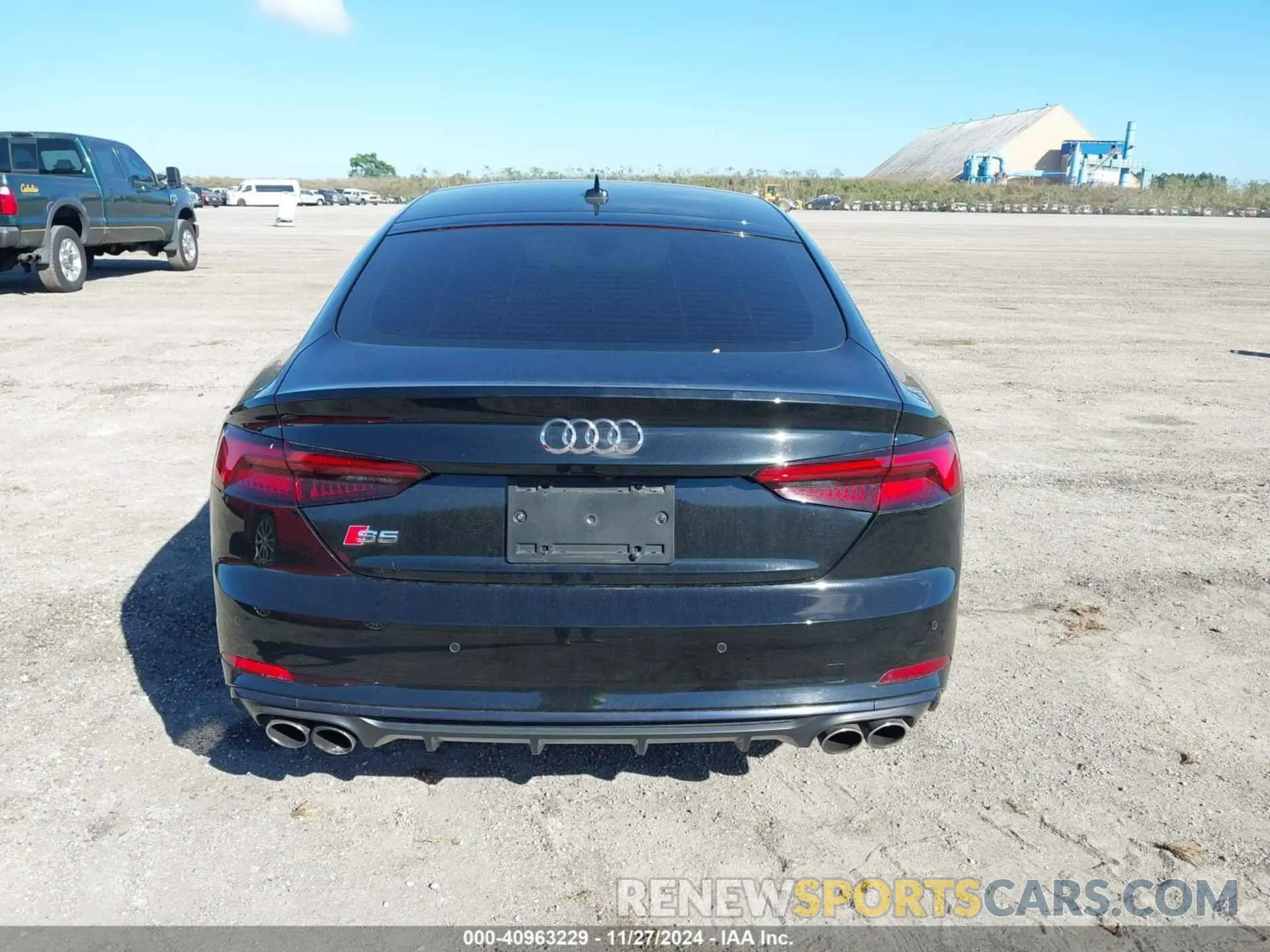 16 fotografías del automóvil dañado WAUC4CF52KA092843 AUDI S5 2019