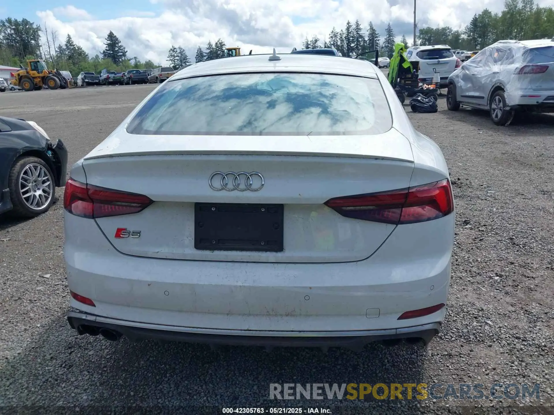 16 fotografías del automóvil dañado WAUC4CF59KA026631 AUDI S5 2019