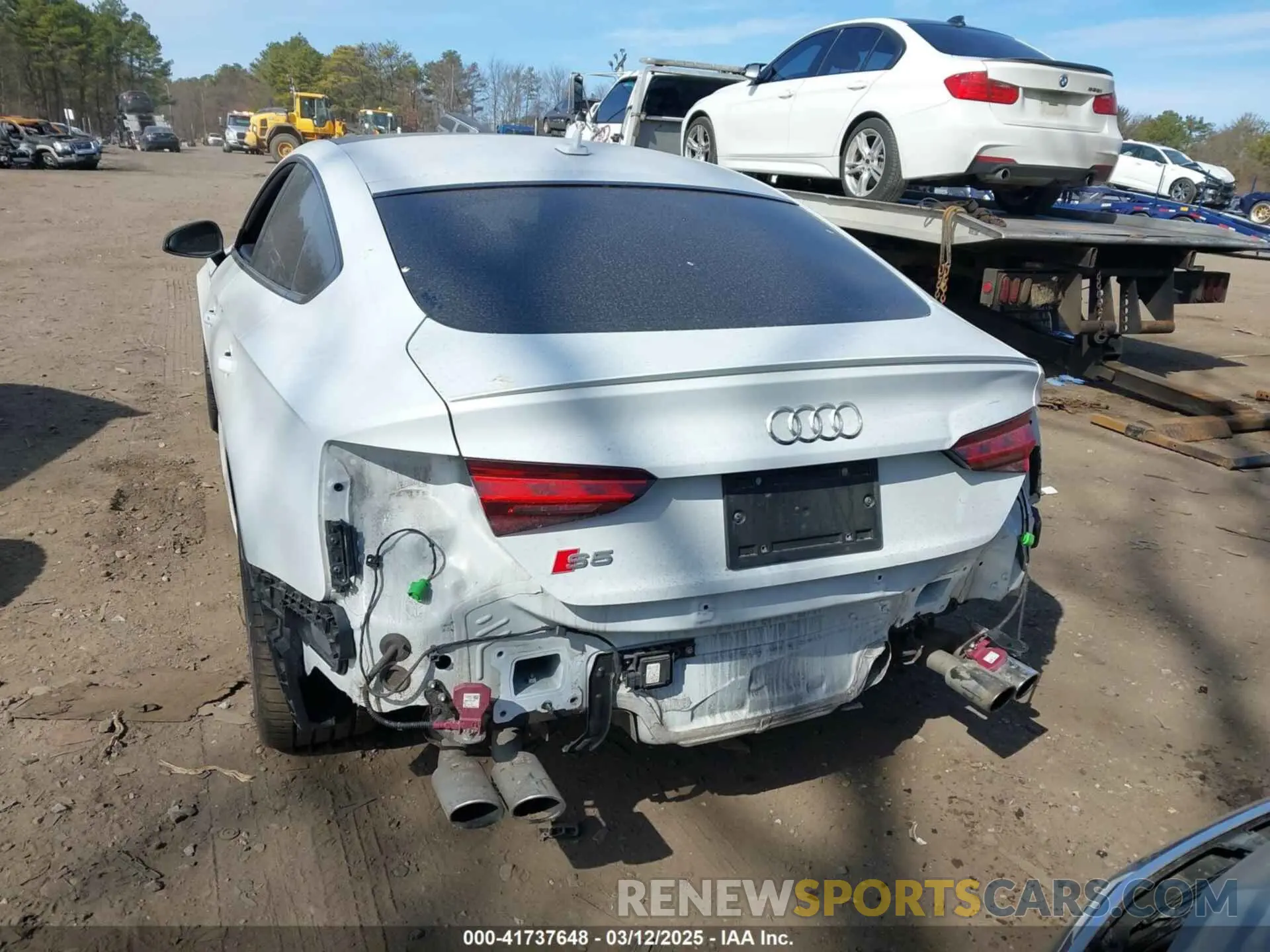 16 fotografías del automóvil dañado WAUC4CF51LA012689 AUDI S5 SPORTBACK 2020