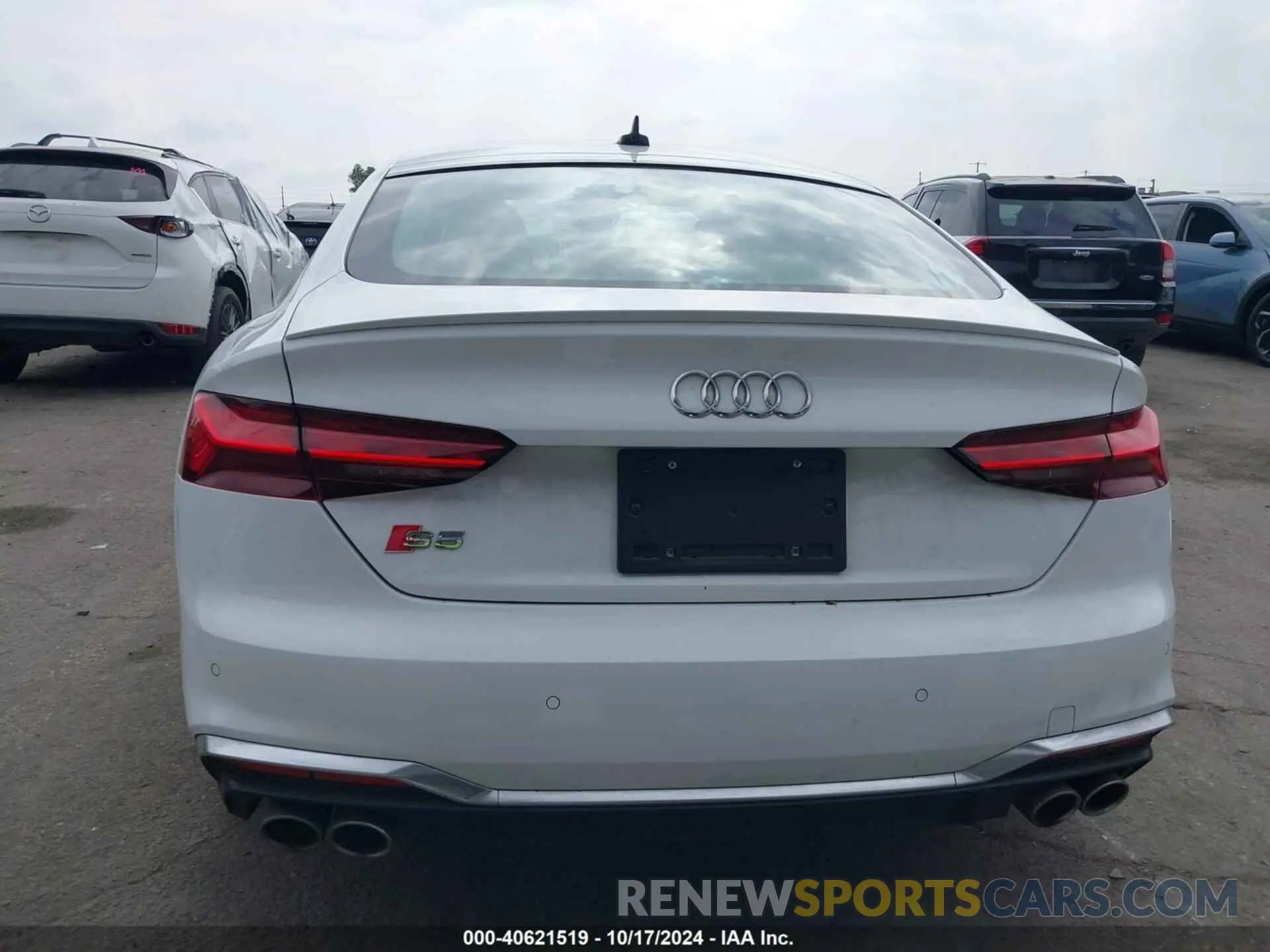 16 fotografías del automóvil dañado WAUA4CF51NA033679 AUDI S5 SPORTBACK 2022