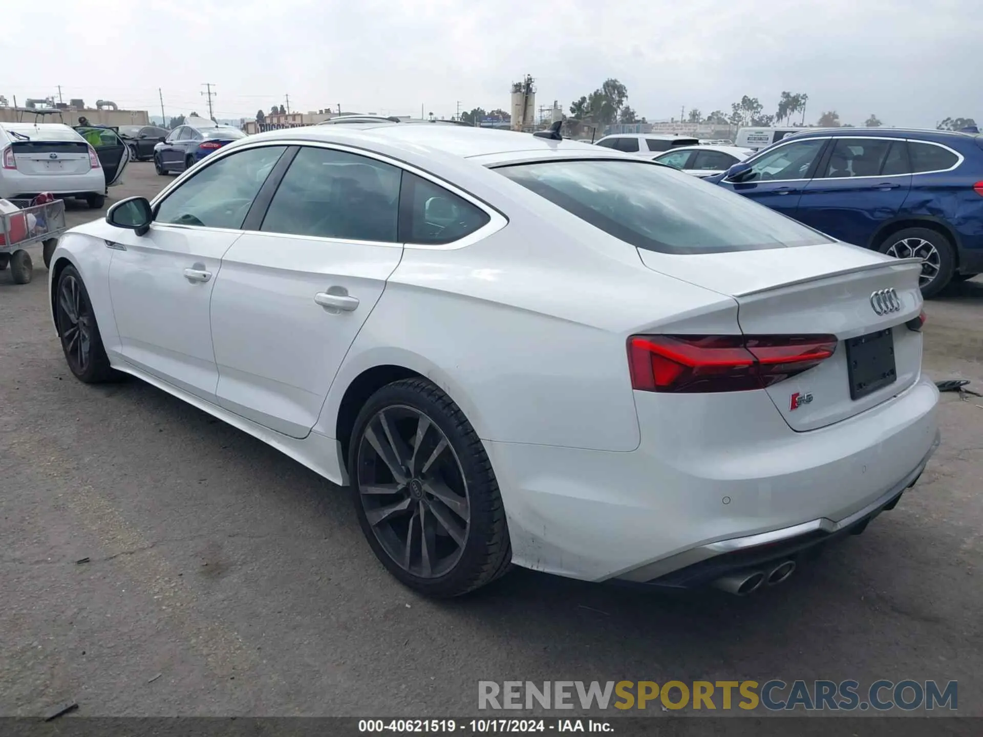 3 fotografías del automóvil dañado WAUA4CF51NA033679 AUDI S5 SPORTBACK 2022