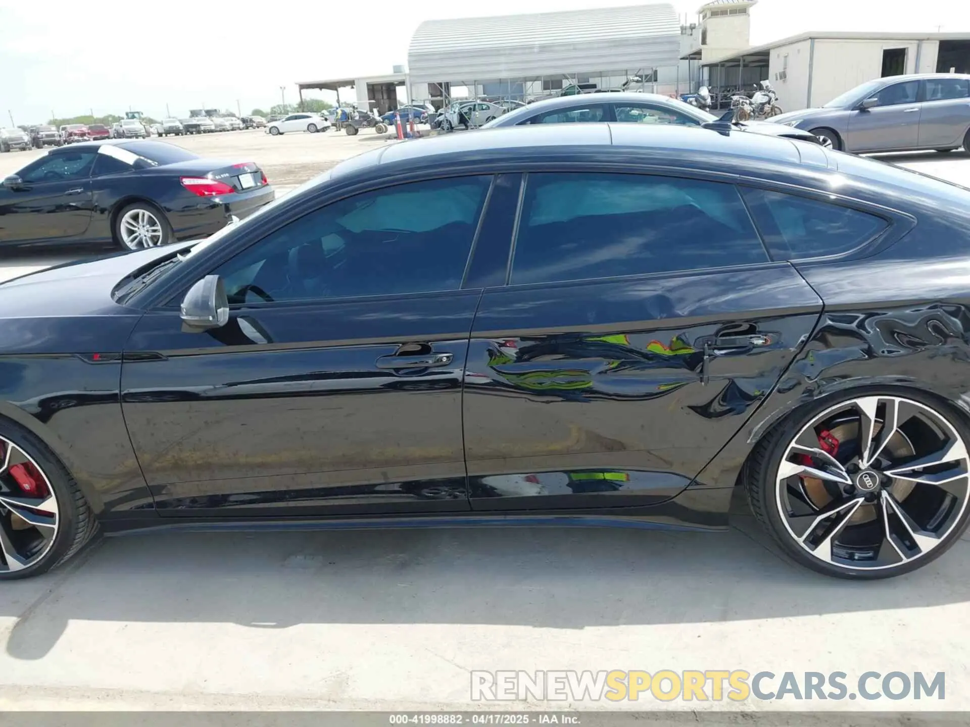 15 fotografías del automóvil dañado WAUB4DF52PA011381 AUDI S5 SPORTBACK 2023