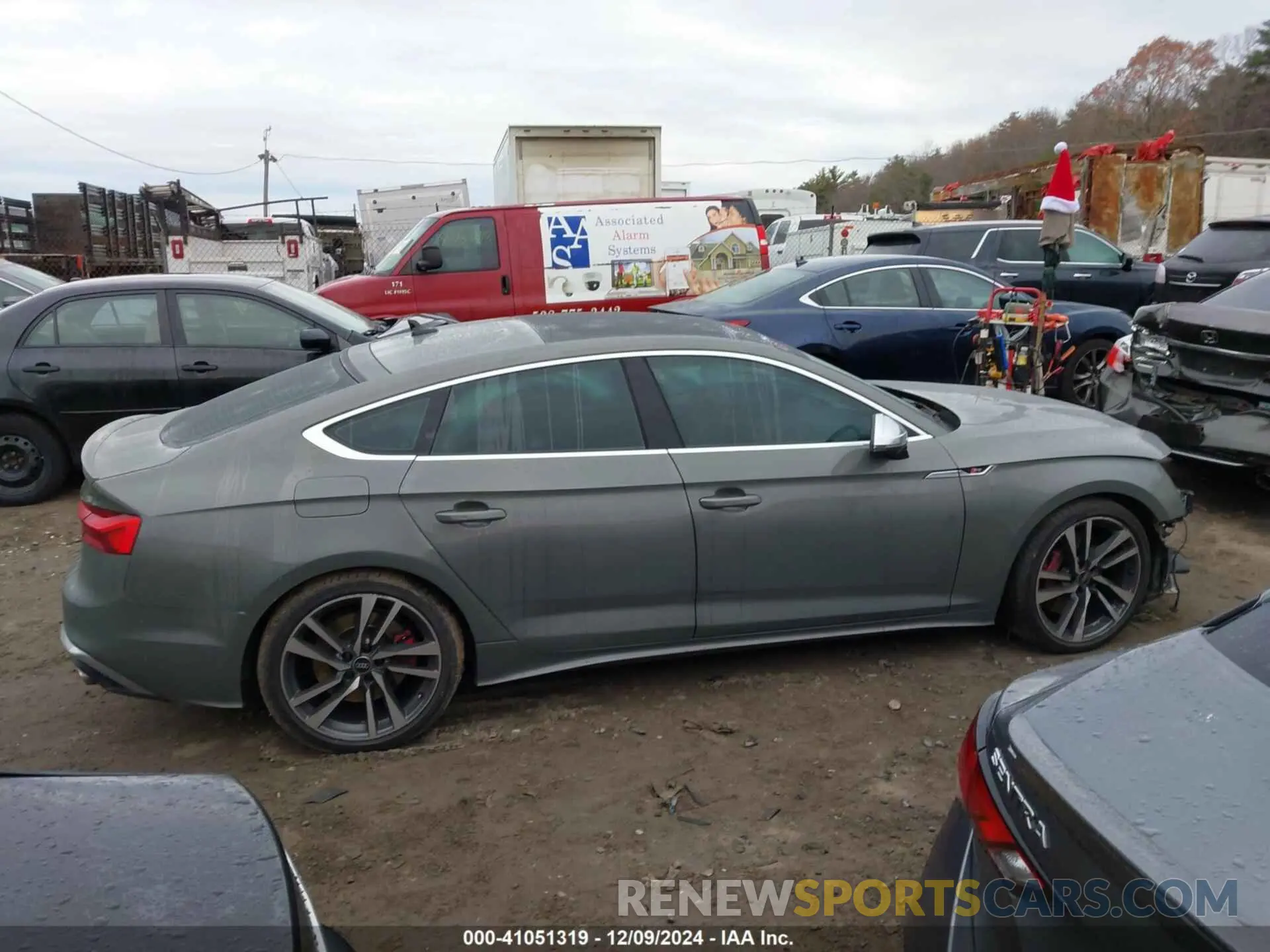 14 fotografías del automóvil dañado WAUC4CF50PA011457 AUDI S5 SPORTBACK 2023