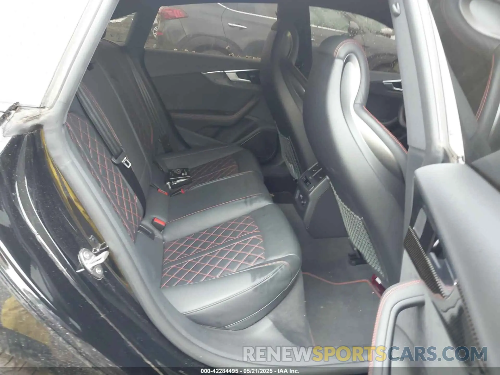 8 fotografías del automóvil dañado WAUC4CF53PA065545 AUDI S5 SPORTBACK 2023