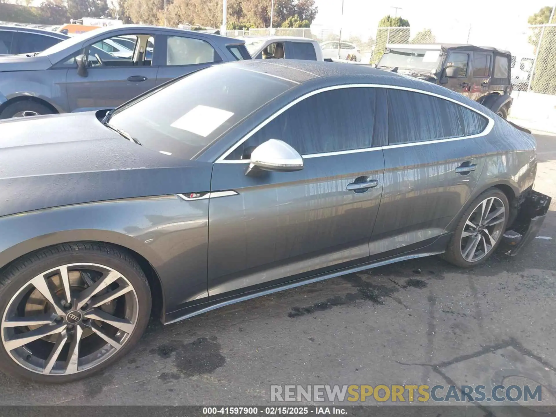 15 fotografías del automóvil dañado WAUC4CF55PA001605 AUDI S5 SPORTBACK 2023