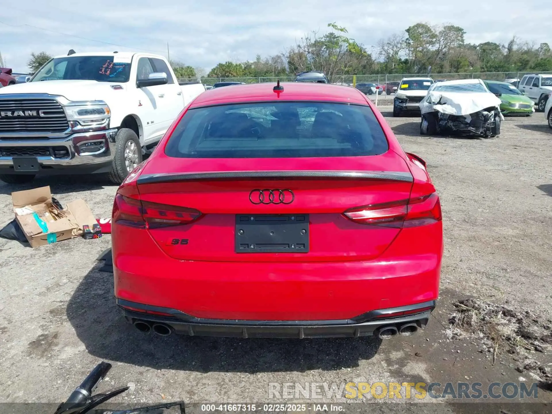 16 fotografías del automóvil dañado WAUB4CF52RA055880 AUDI S5 SPORTBACK 2024