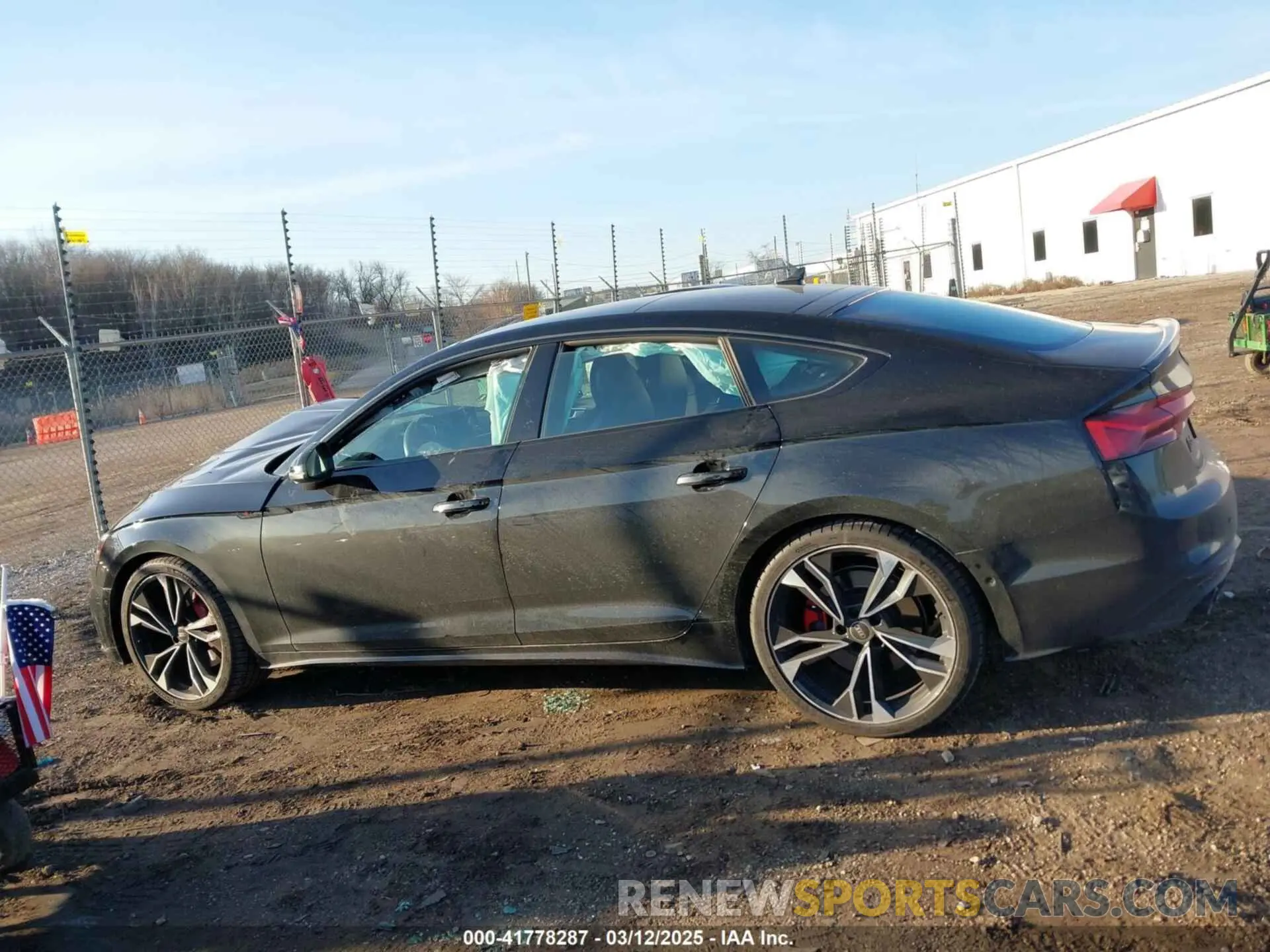 15 fotografías del automóvil dañado WAUB4CF58RA010698 AUDI S5 SPORTBACK 2024