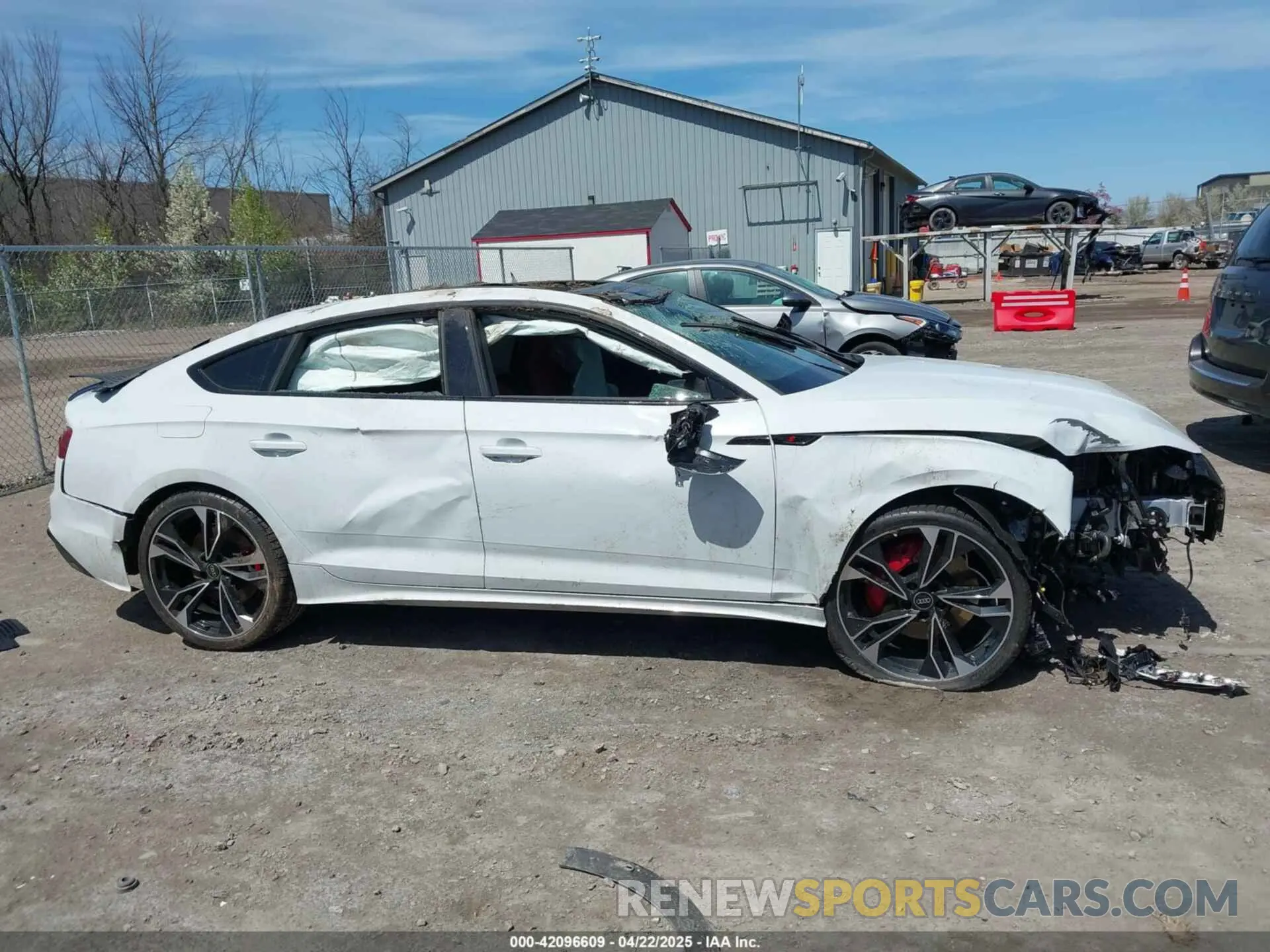 13 fotografías del automóvil dañado WAUC4CF50RA080278 AUDI S5 SPORTBACK 2024