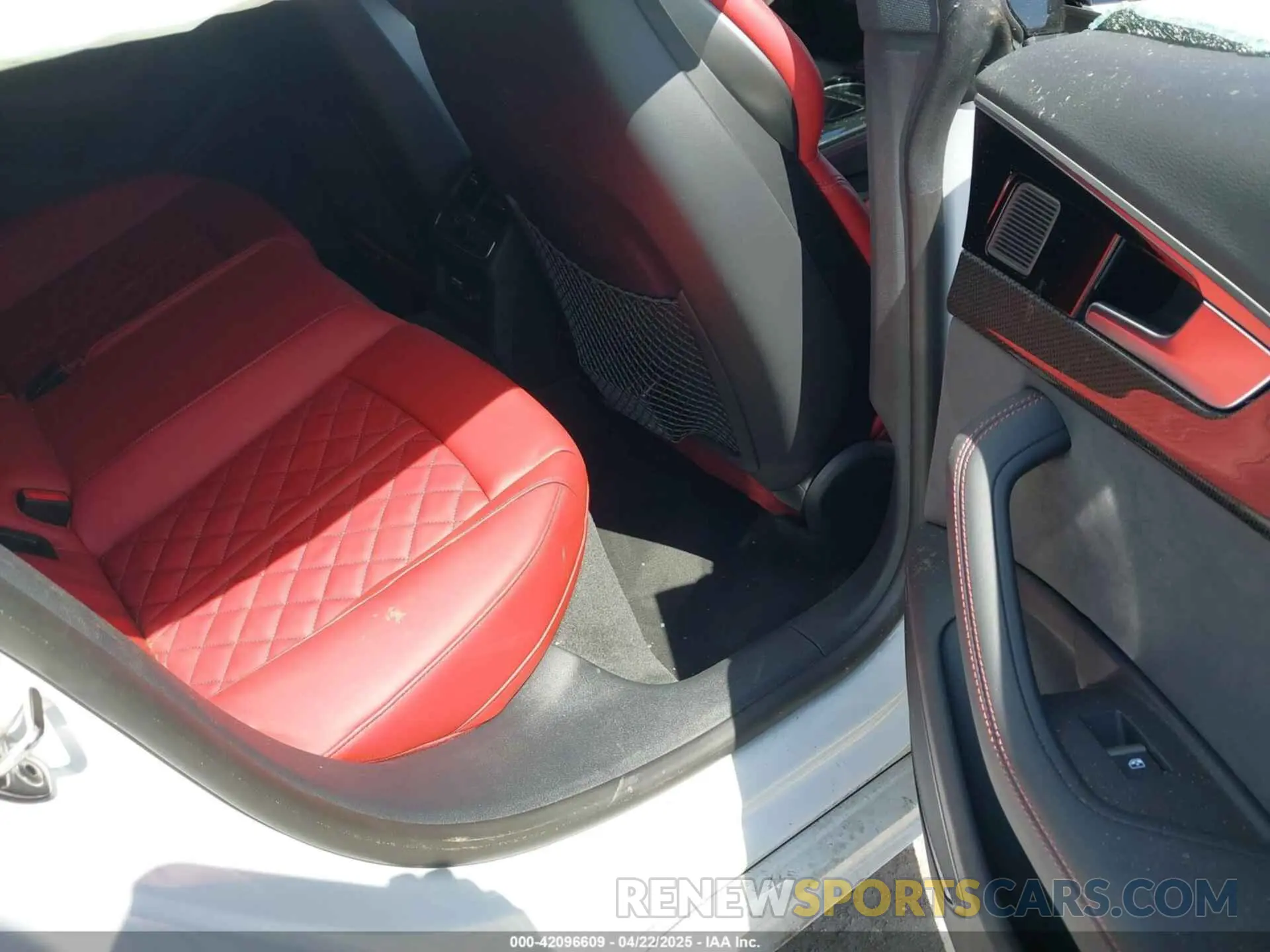 8 fotografías del automóvil dañado WAUC4CF50RA080278 AUDI S5 SPORTBACK 2024
