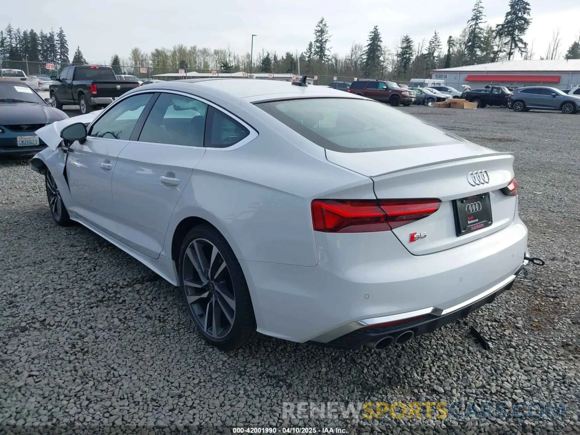 3 fotografías del automóvil dañado WAUC4CF50RA118382 AUDI S5 SPORTBACK 2024